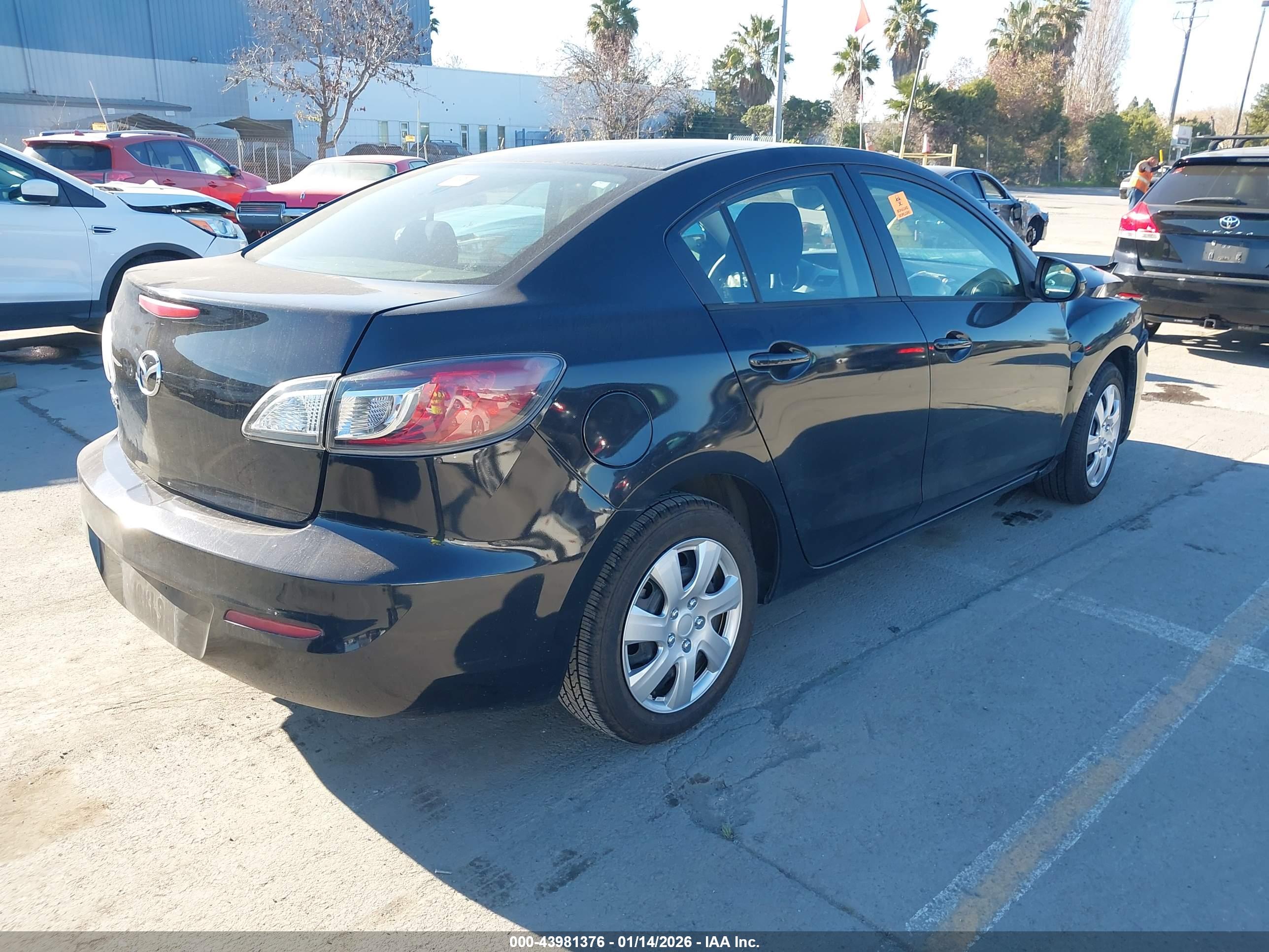 MAZDA MAZDA3 image 4