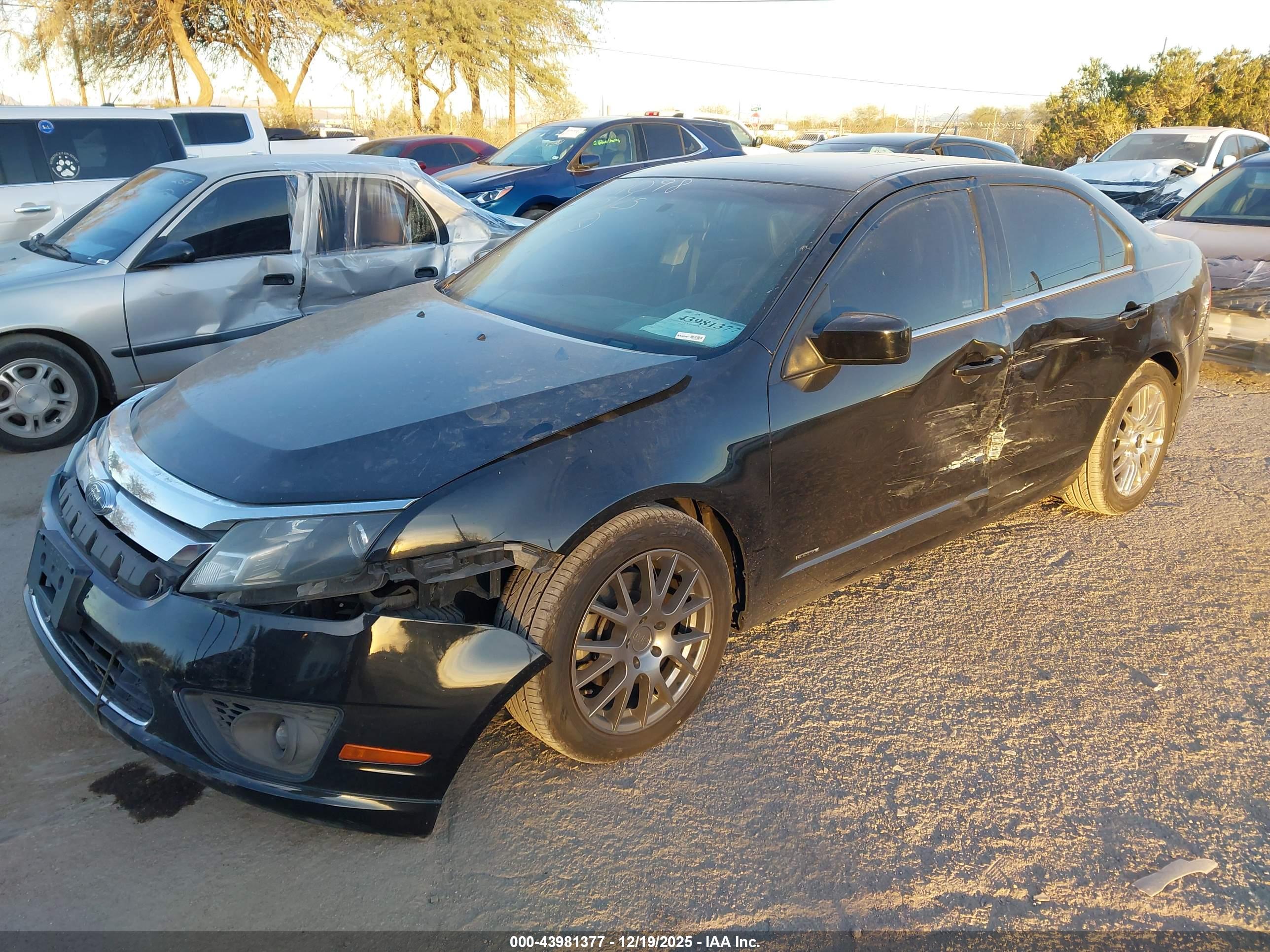 FORD FUSION image 2
