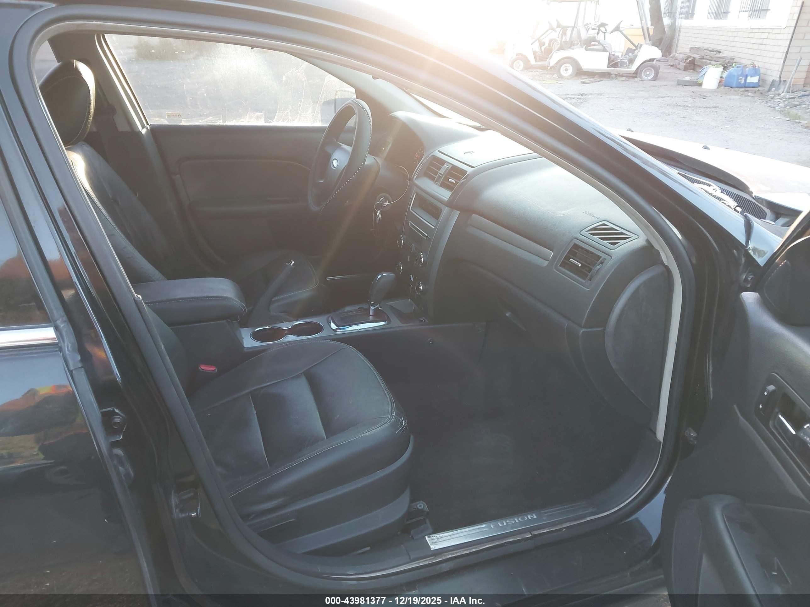 FORD FUSION image 5