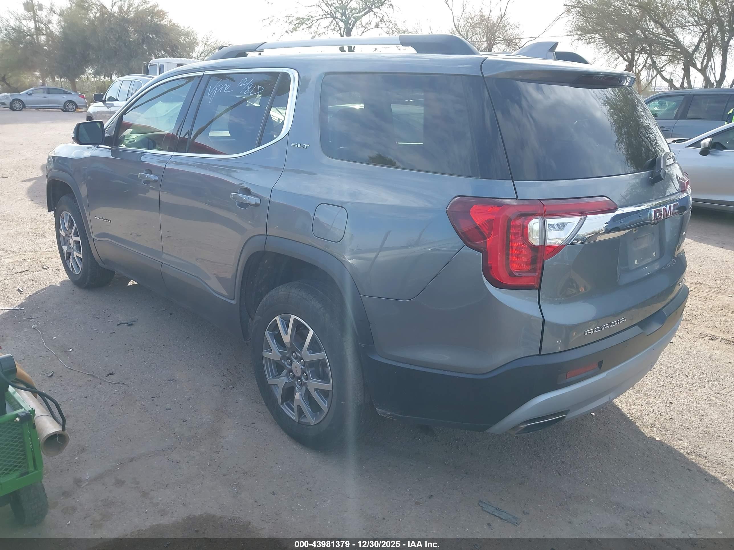 GMC ACADIA image 3