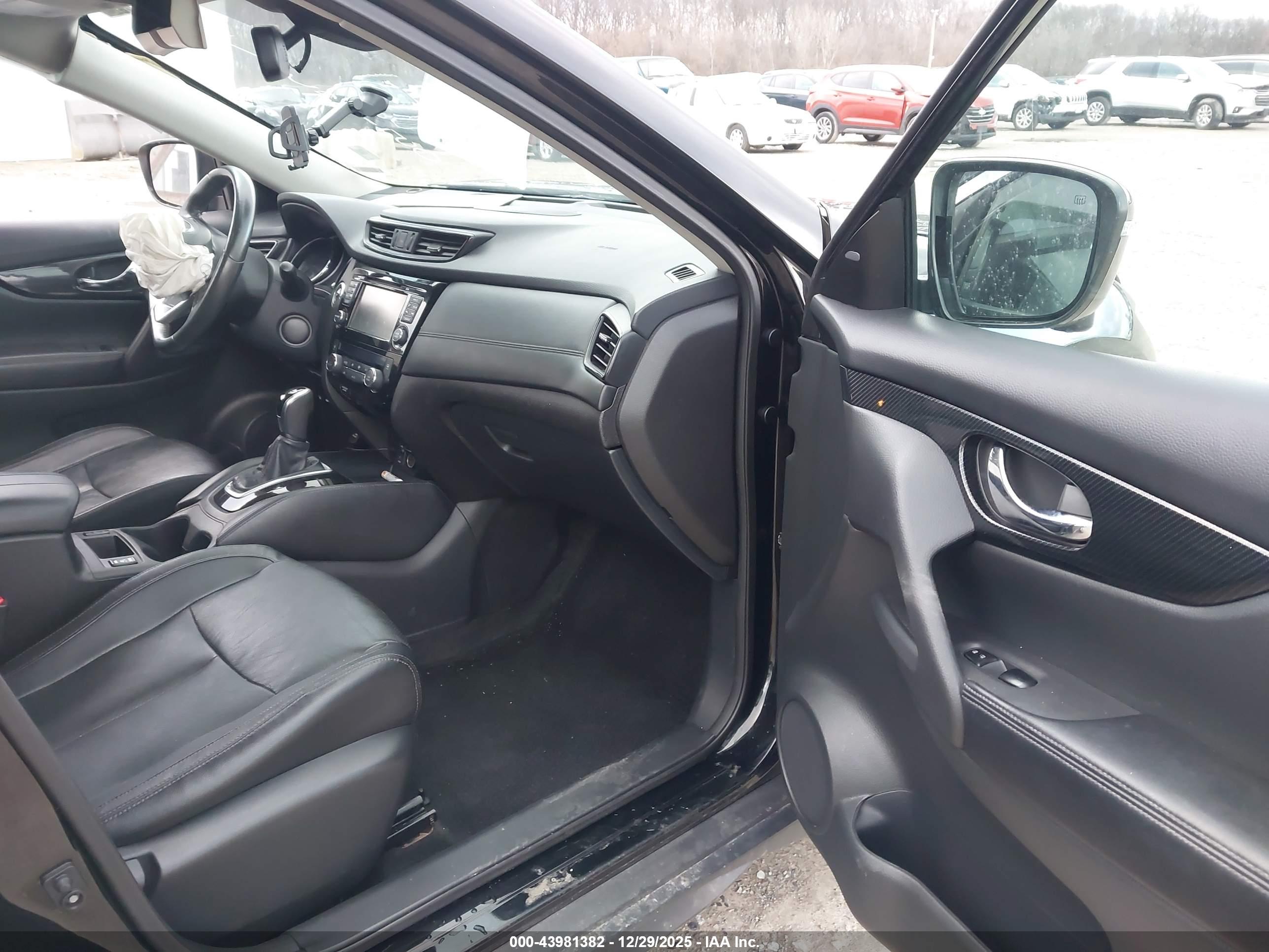 NISSAN ROGUE image 5