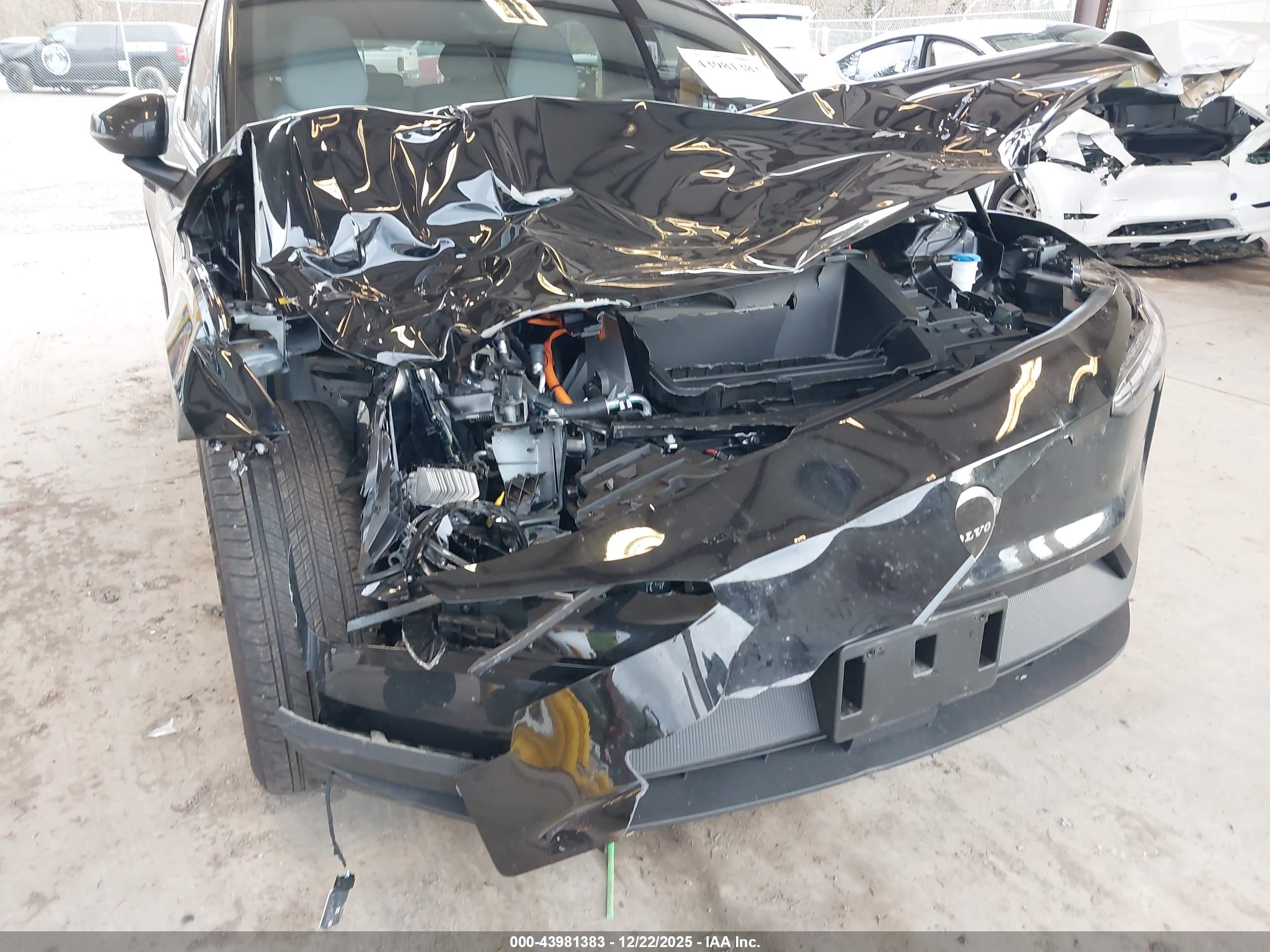 VOLVO EX30 image 6