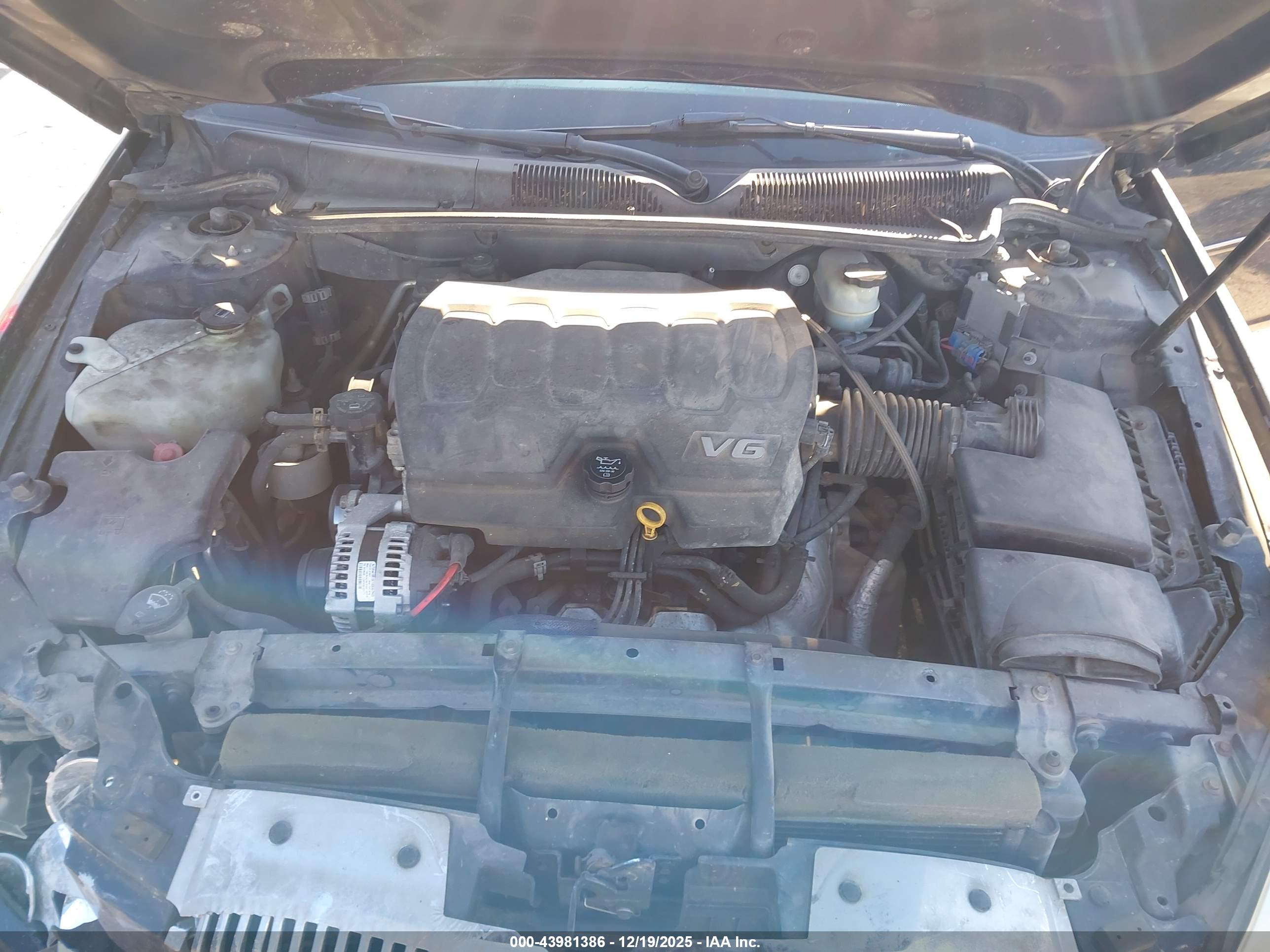 BUICK LUCERNE image 10