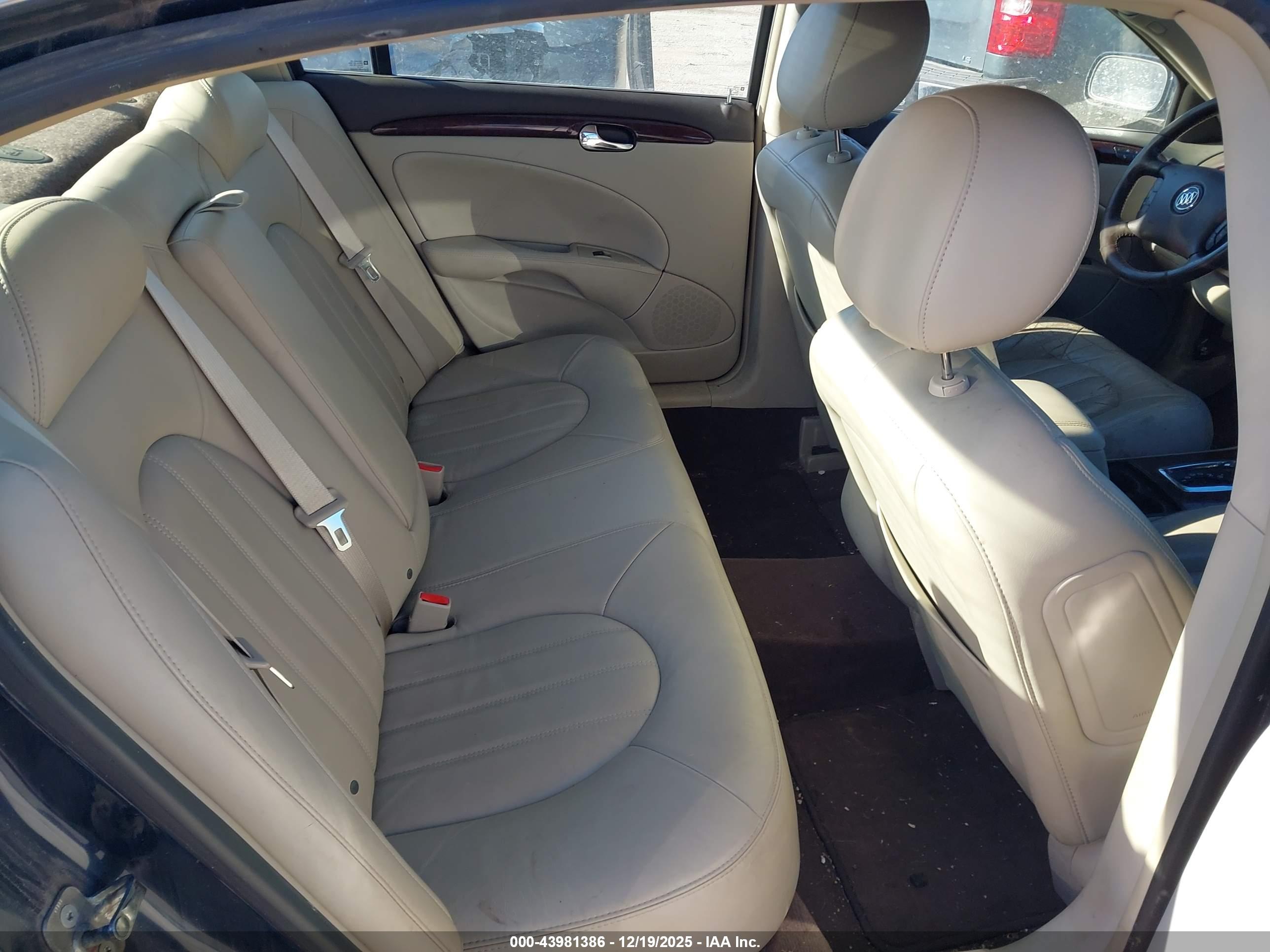 BUICK LUCERNE image 8