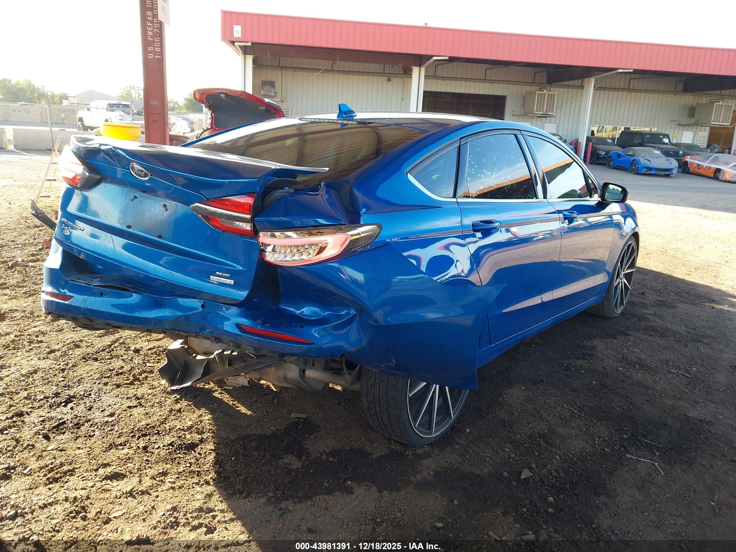 FORD FUSION image 4