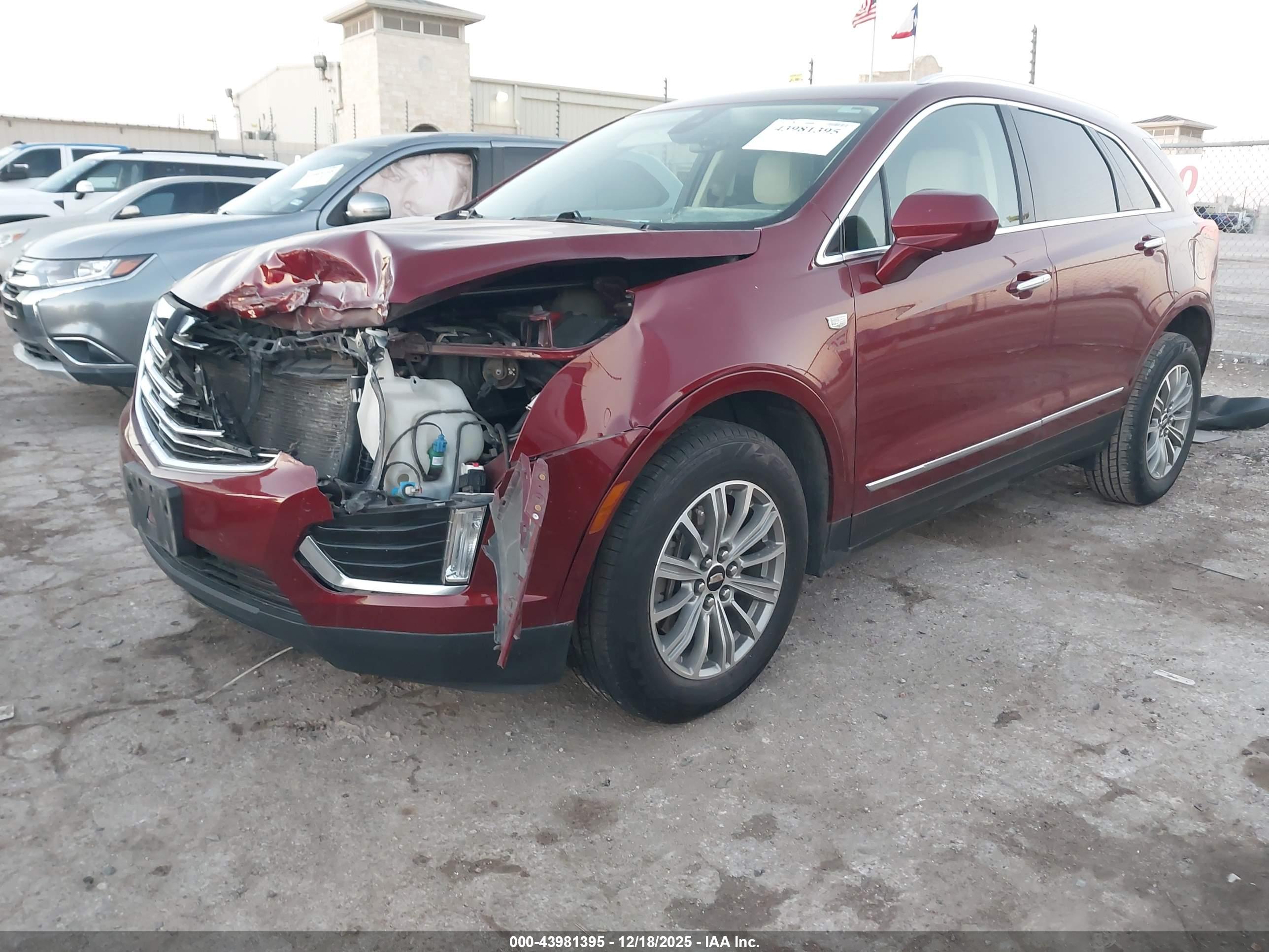 CADILLAC XT5 image 2