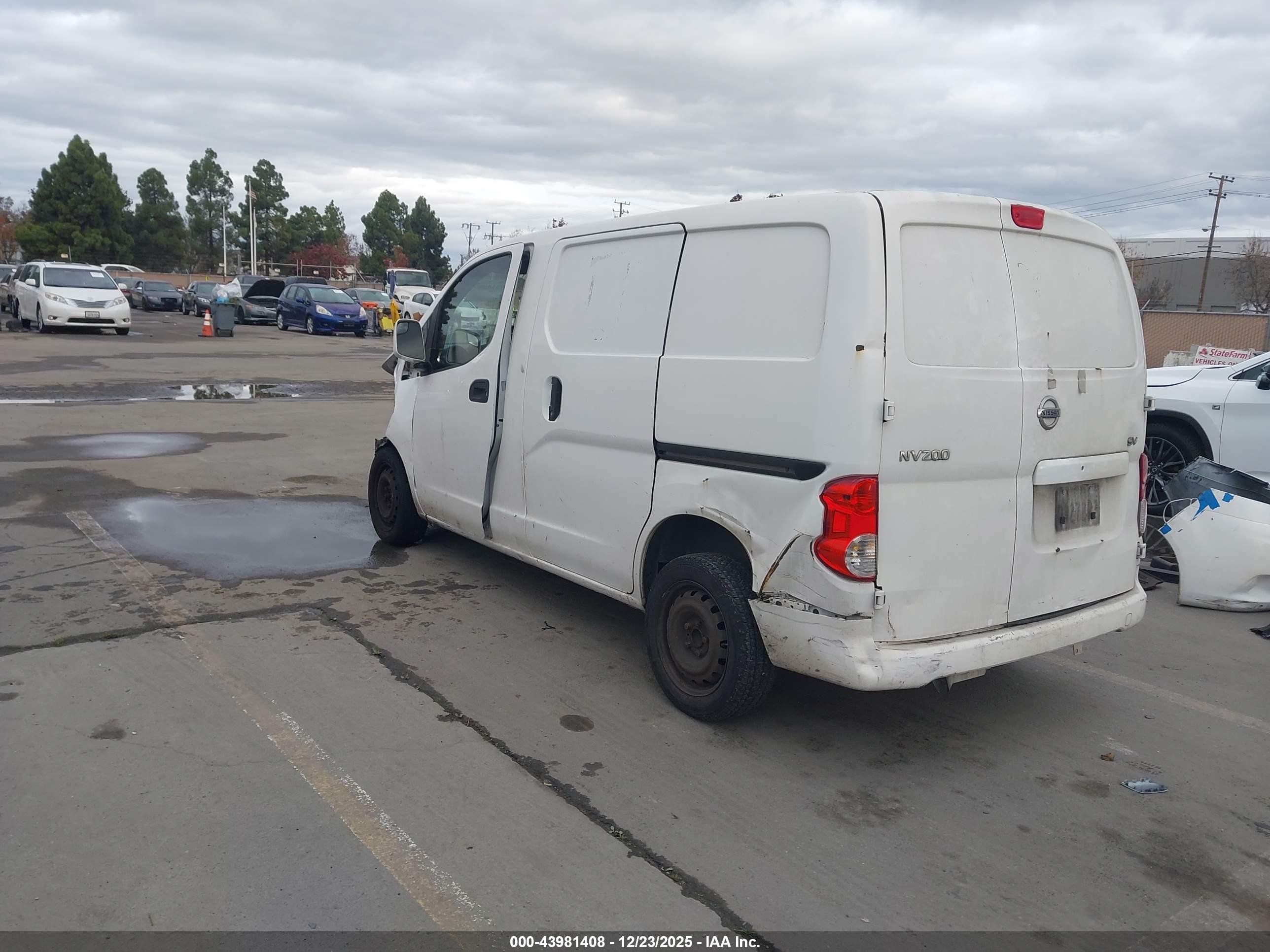 NISSAN NV200 image 3