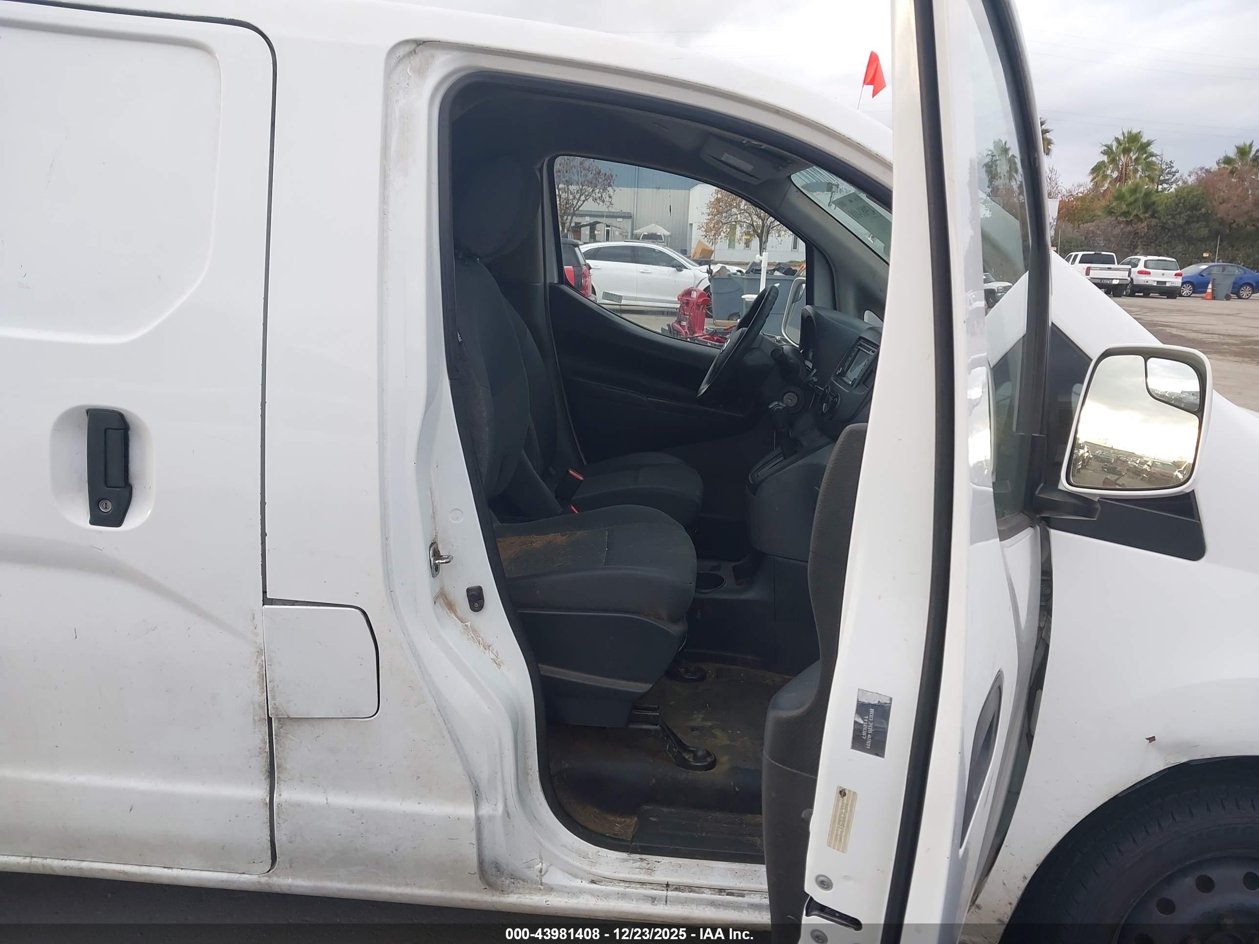 NISSAN NV200 image 5