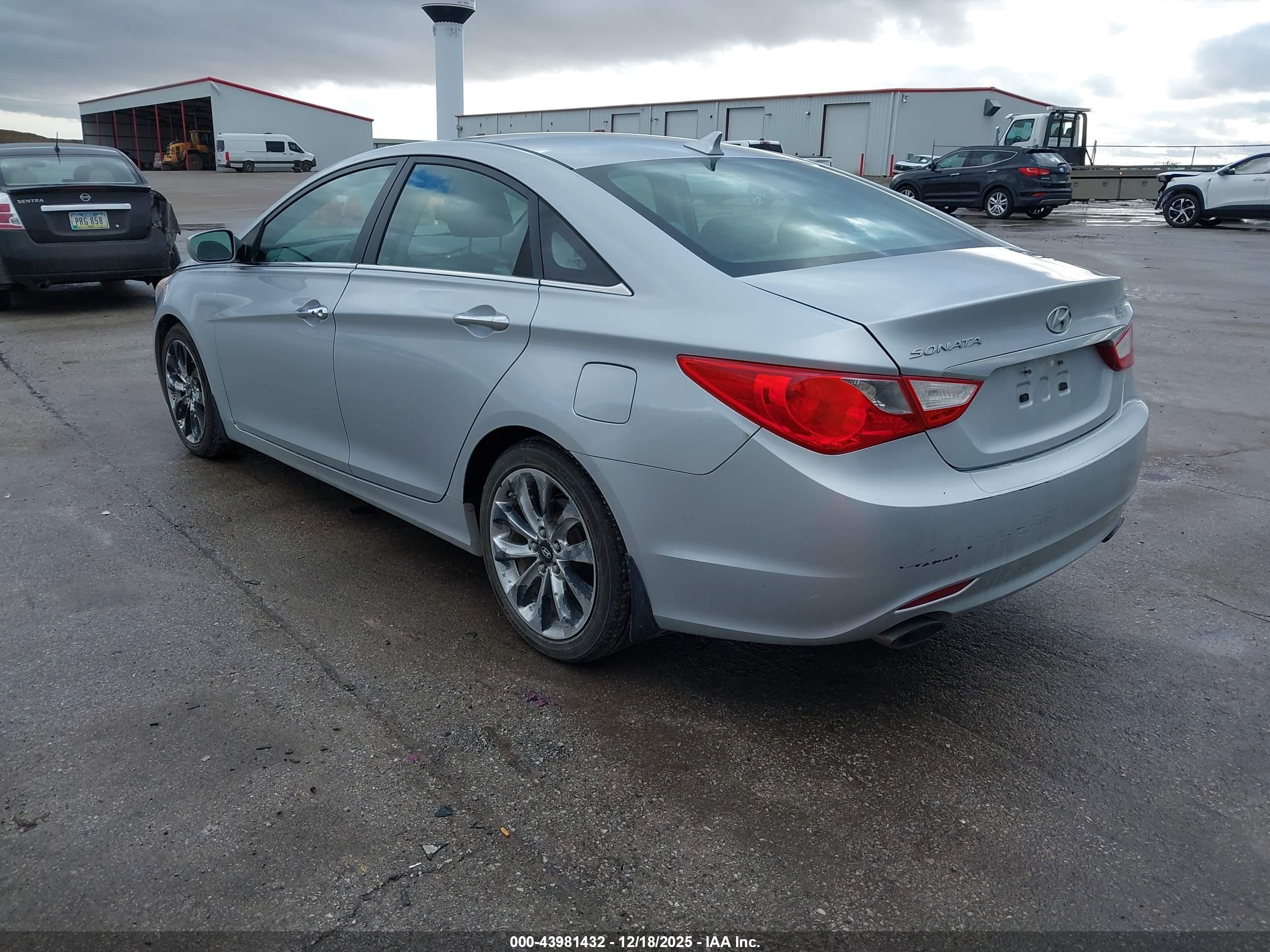 HYUNDAI SONATA image 3
