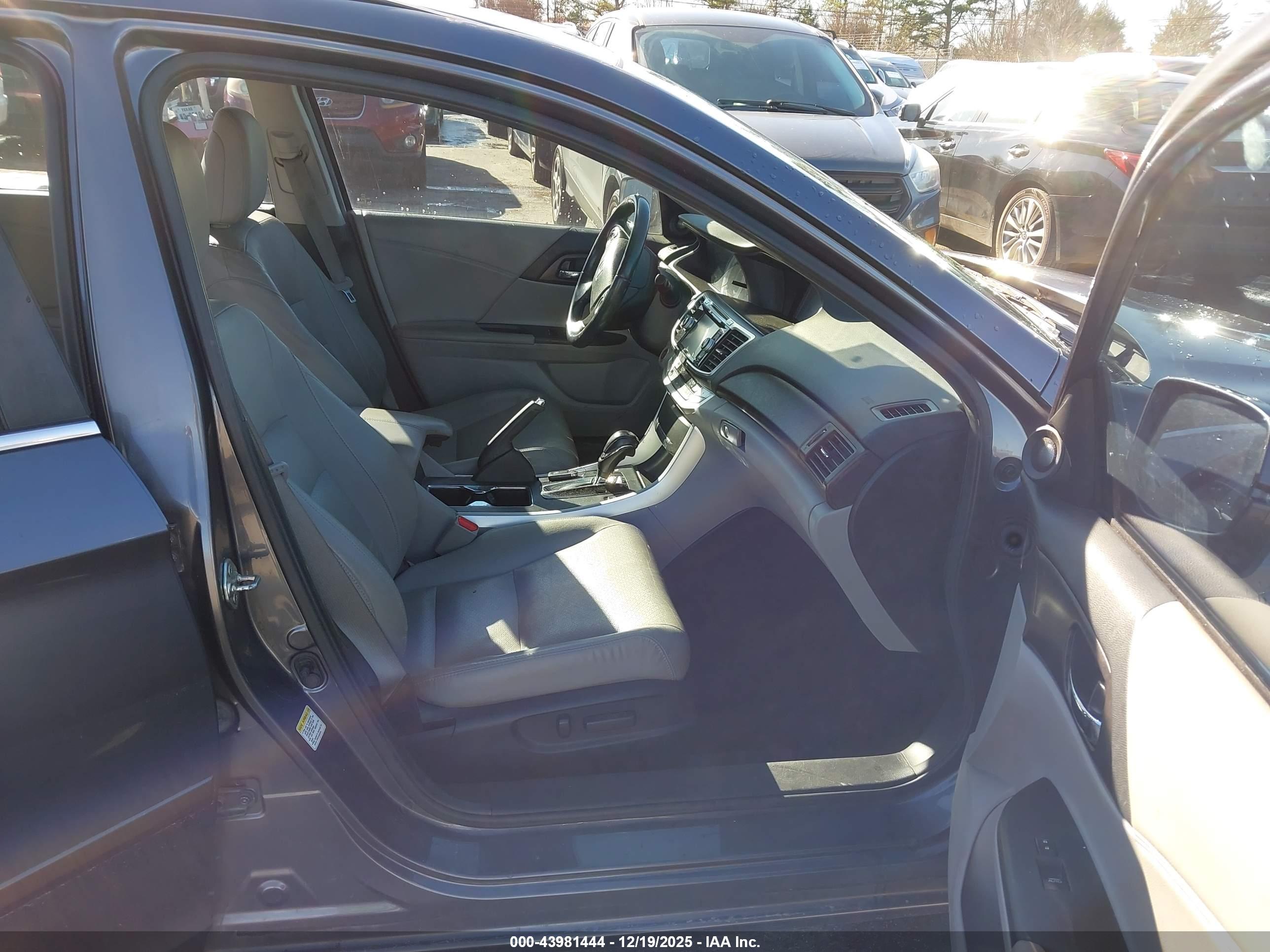 HONDA ACCORD image 5