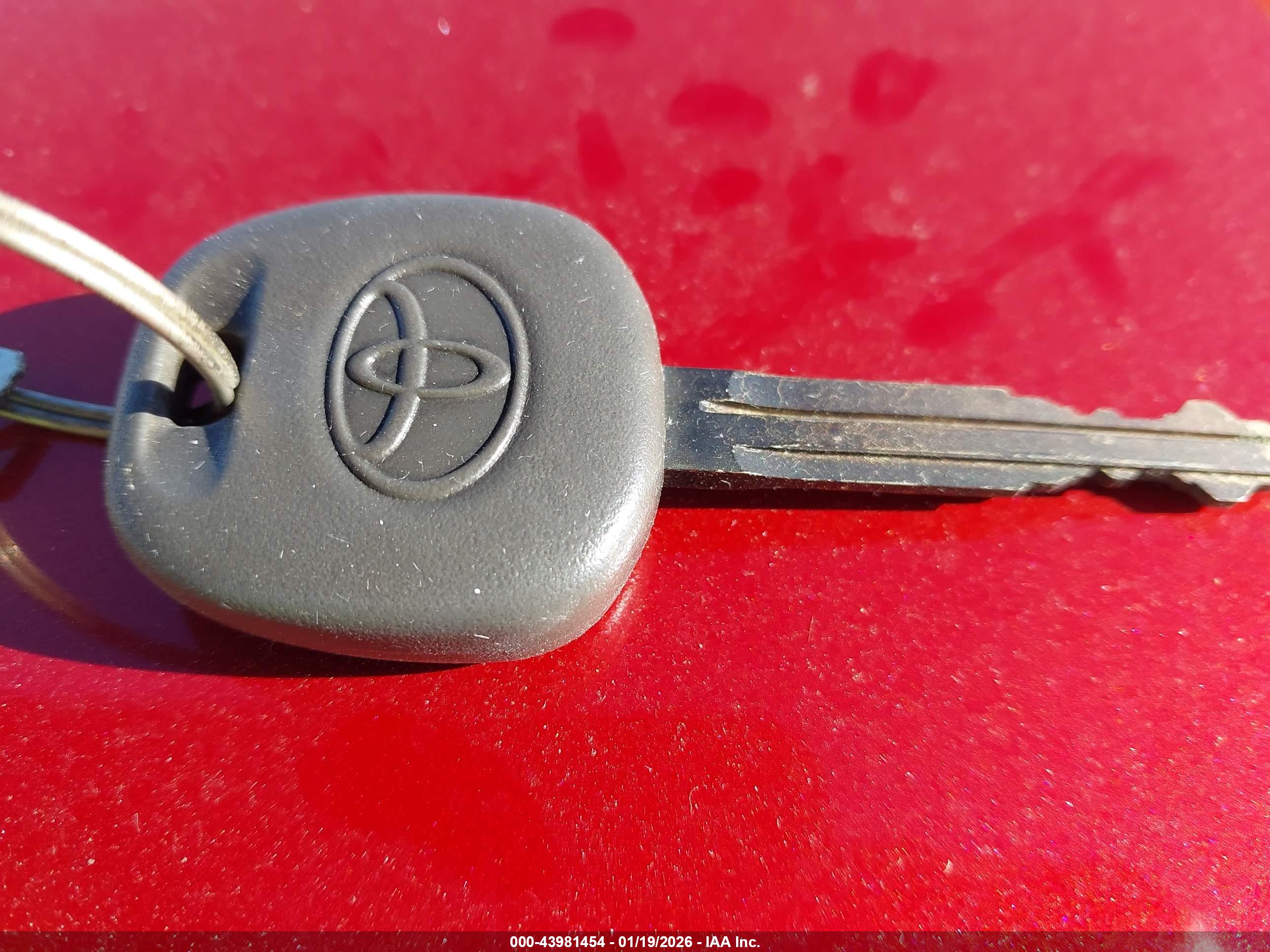 TOYOTA 4RUNNER image 11