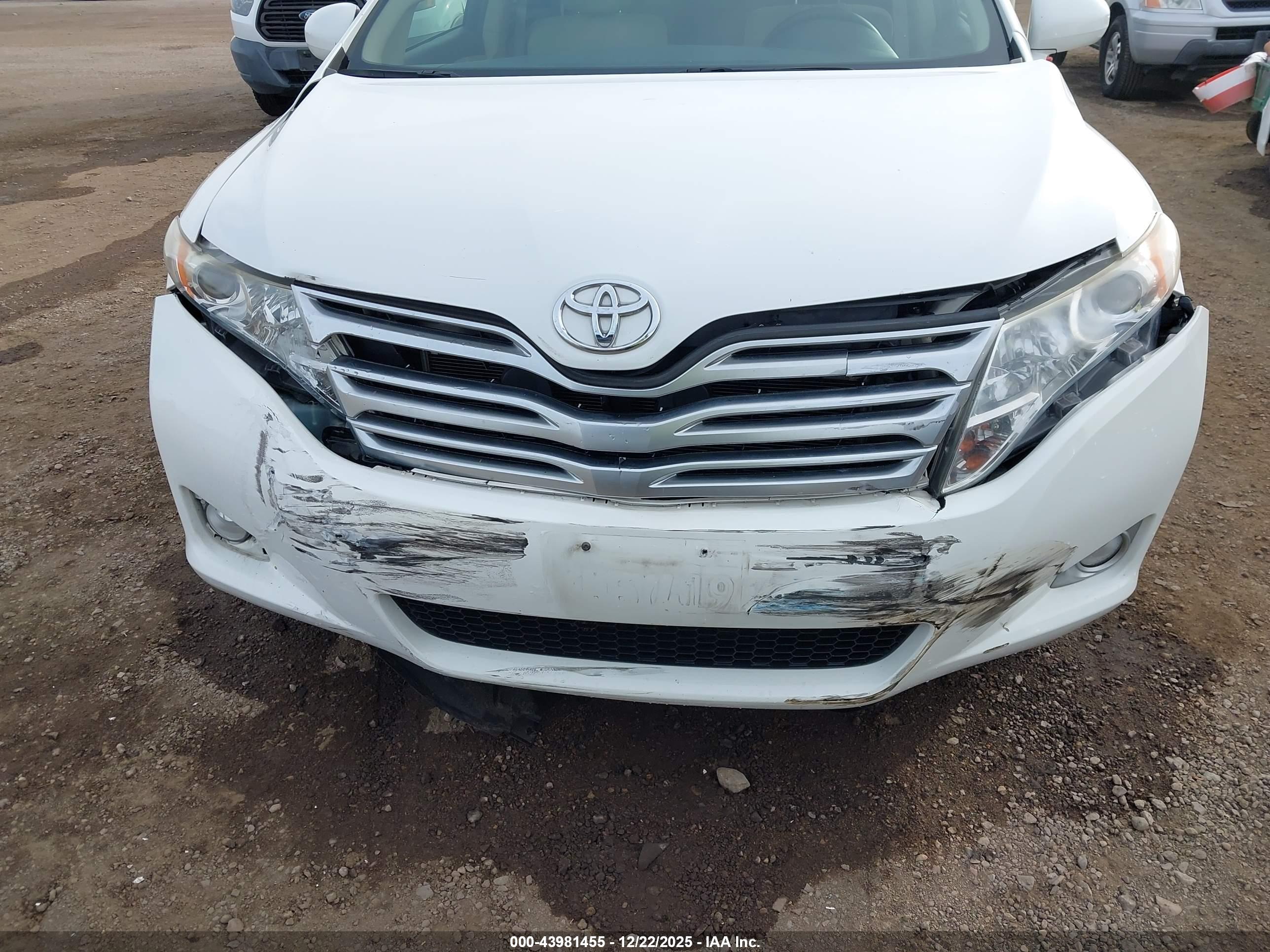 TOYOTA VENZA image 6