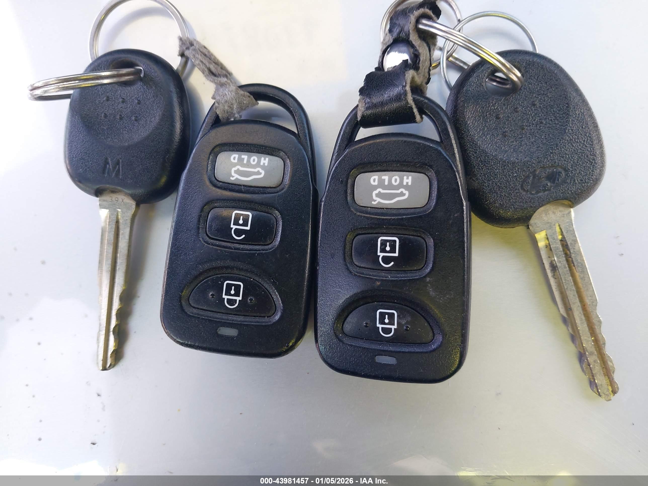 HYUNDAI ELANTRA image 11