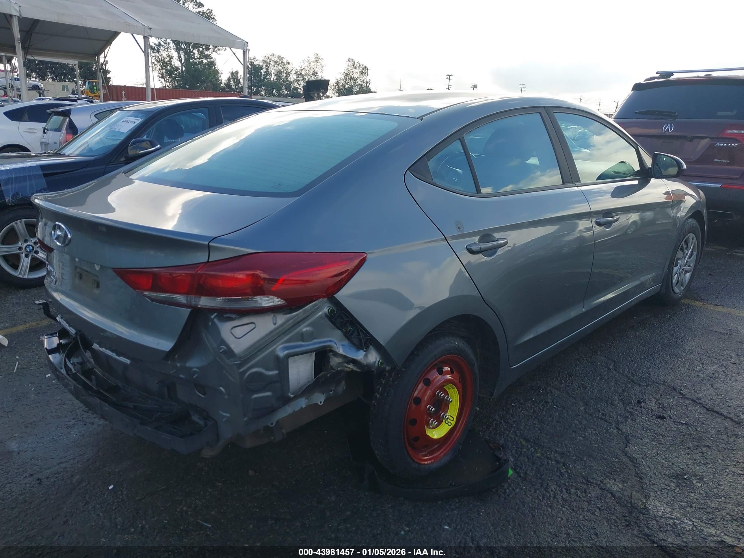 HYUNDAI ELANTRA image 4