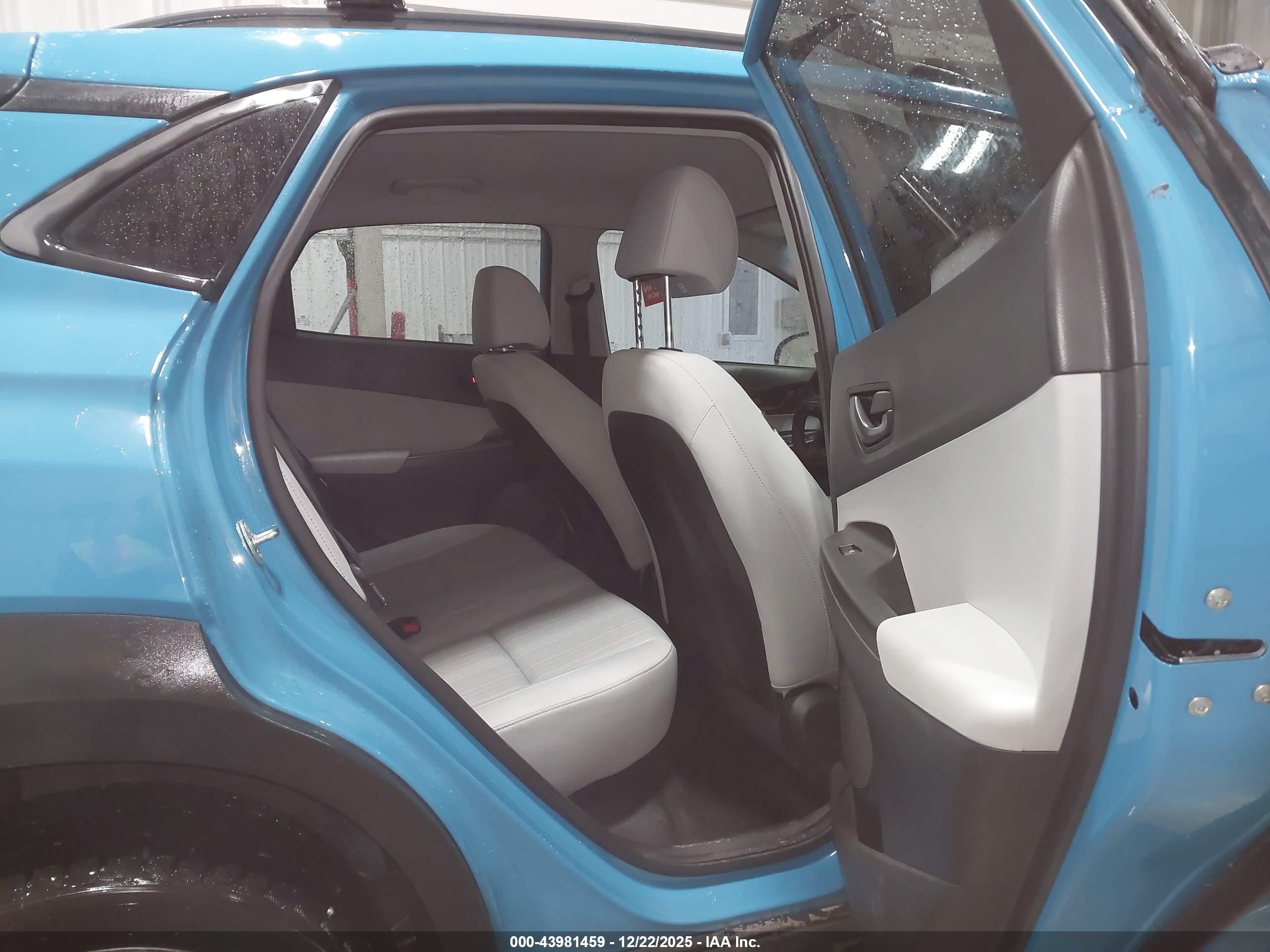 HYUNDAI KONA image 8