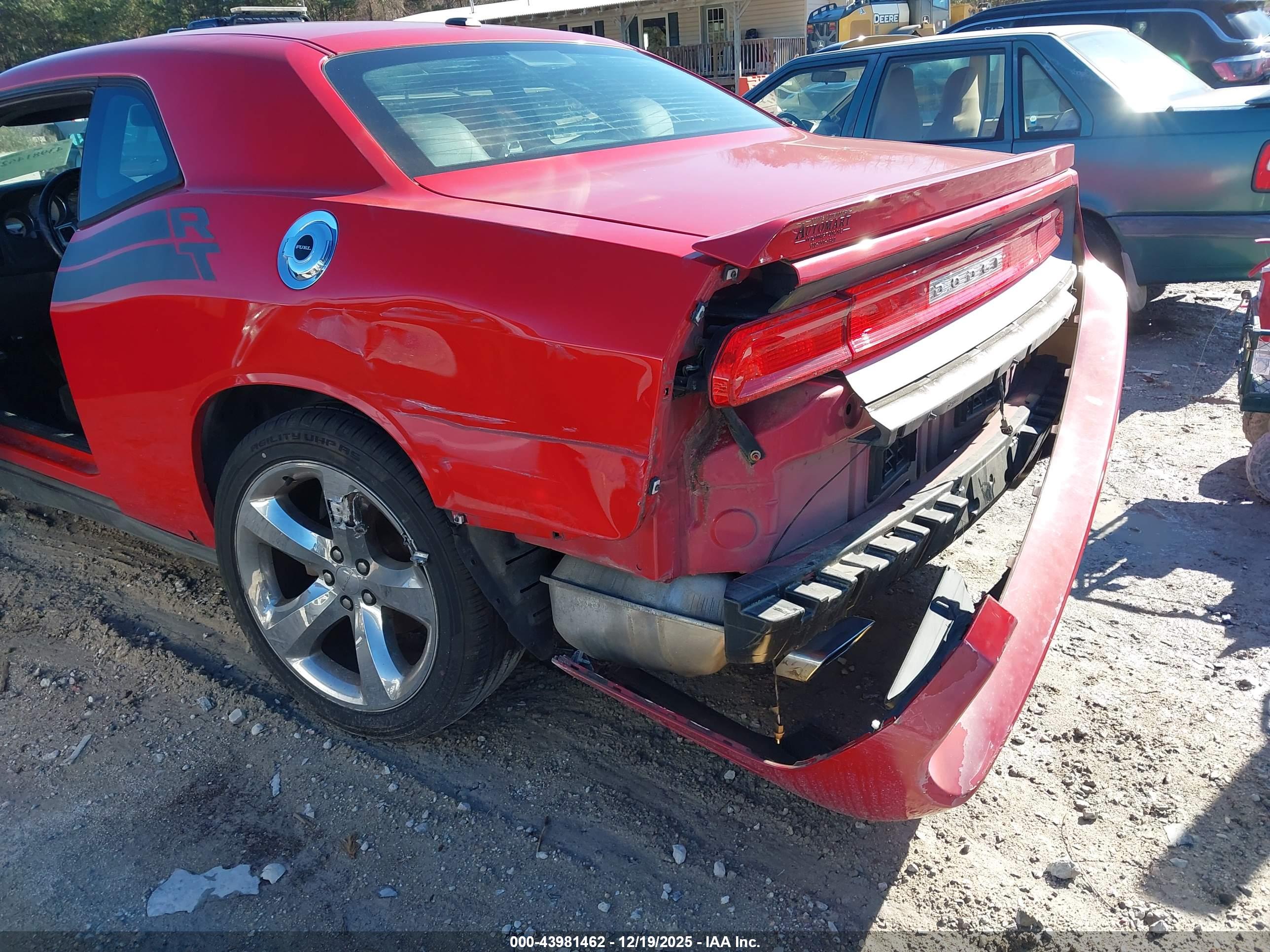 DODGE CHALLENGER image 6