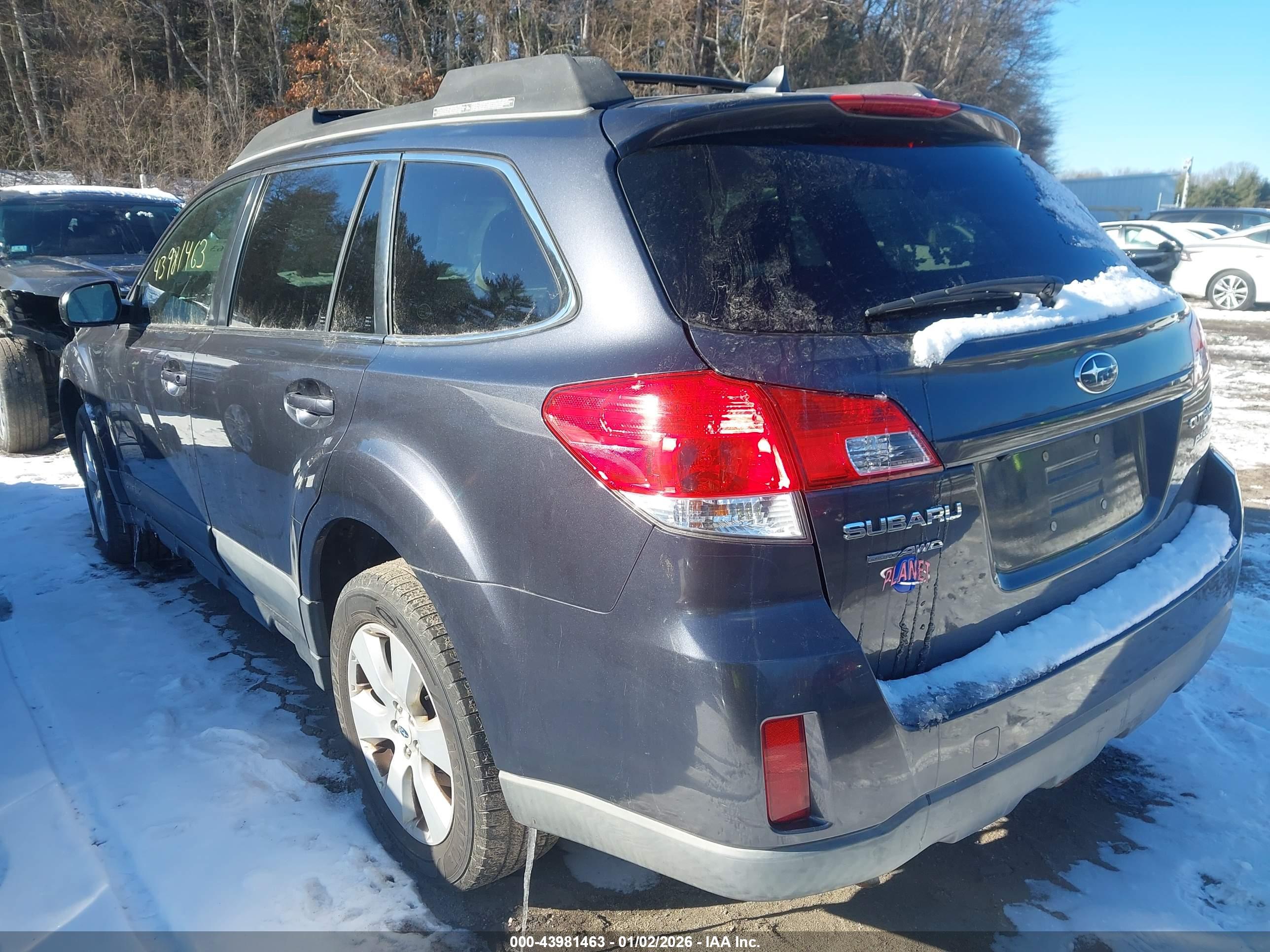 SUBARU OUTBACK image 3