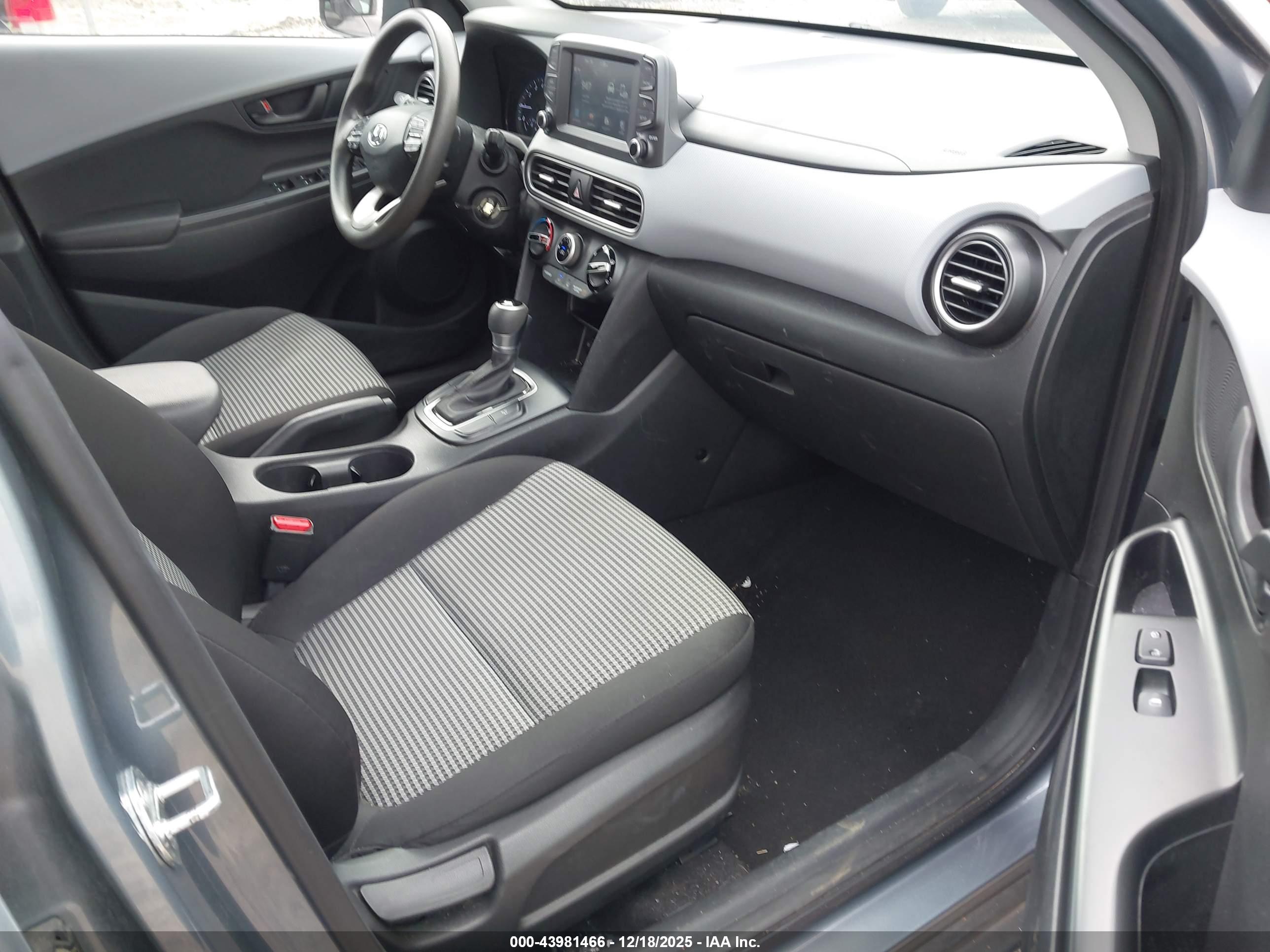 HYUNDAI KONA image 5