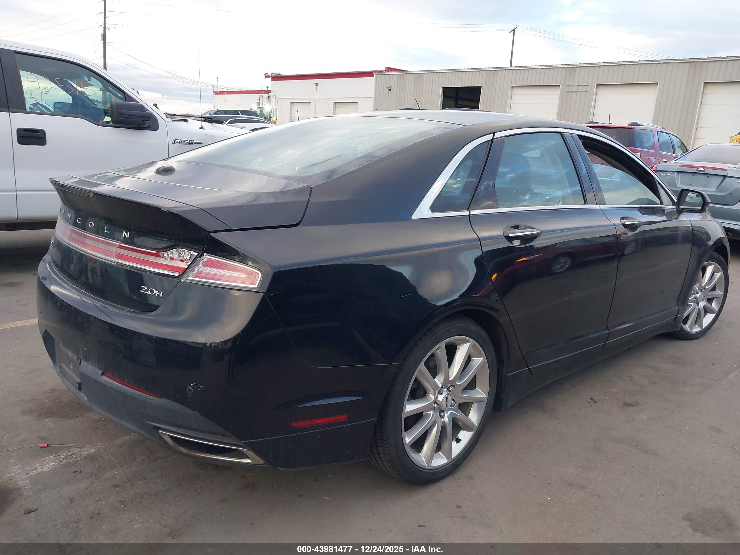 LINCOLN MKZ image 4