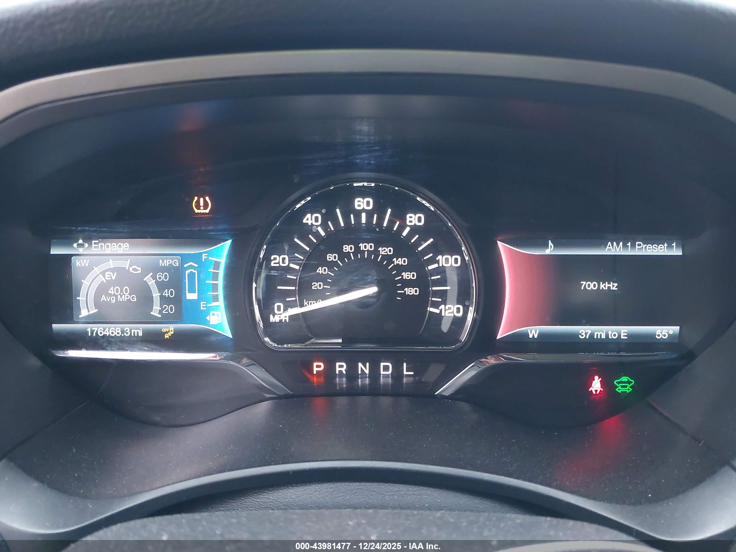 LINCOLN MKZ image 7
