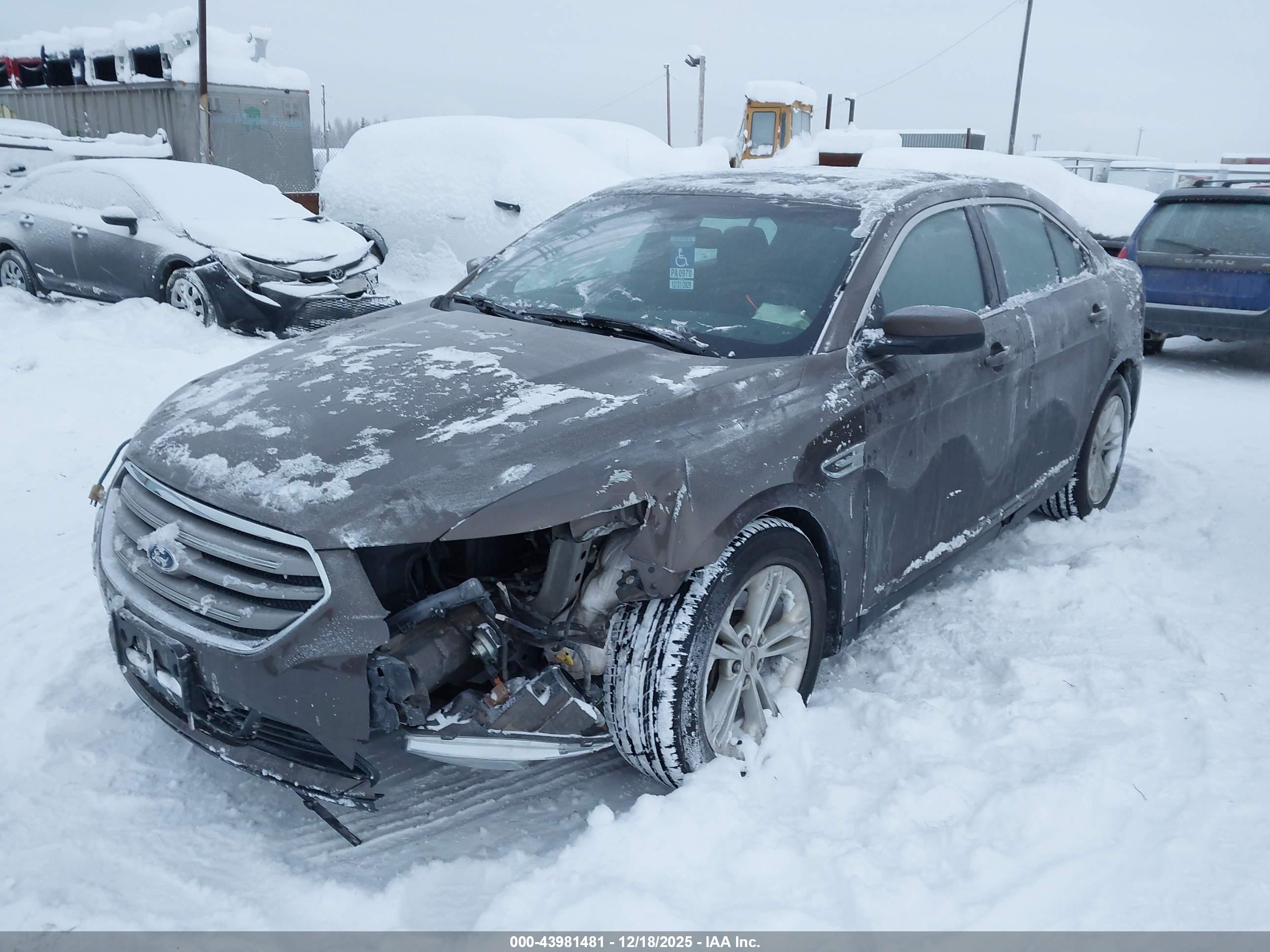 FORD TAURUS image 2