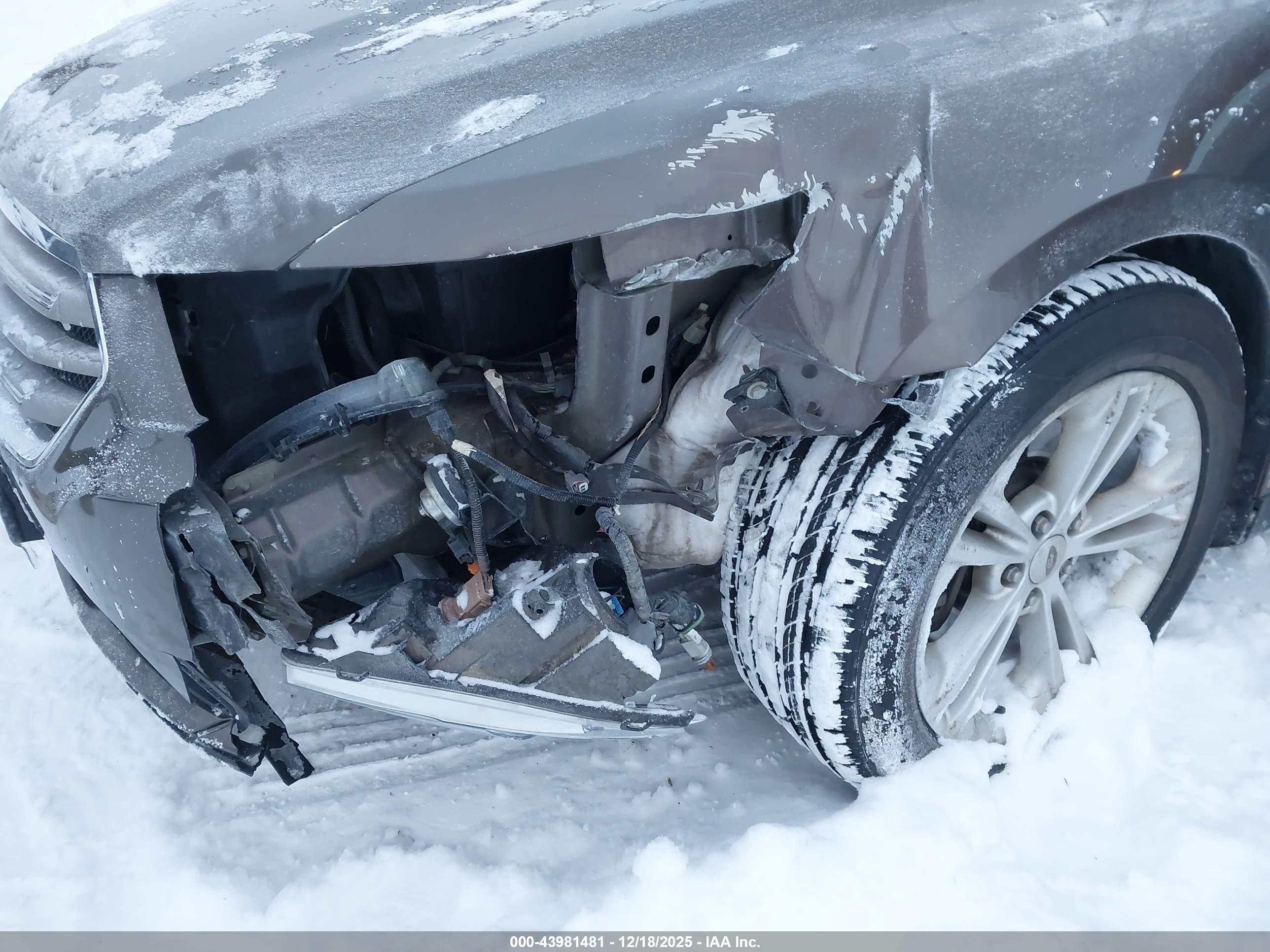 FORD TAURUS image 6