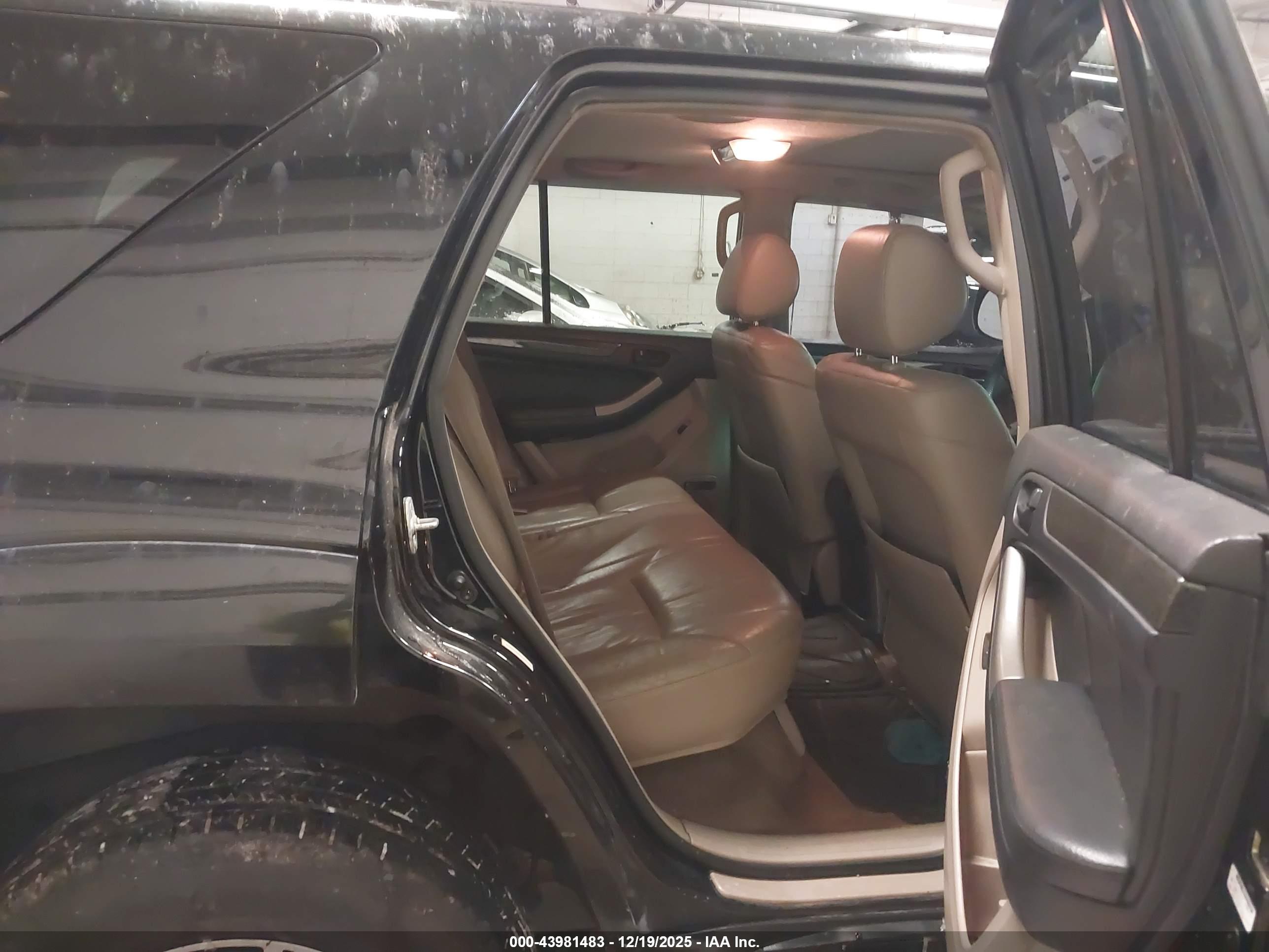 TOYOTA 4RUNNER image 8
