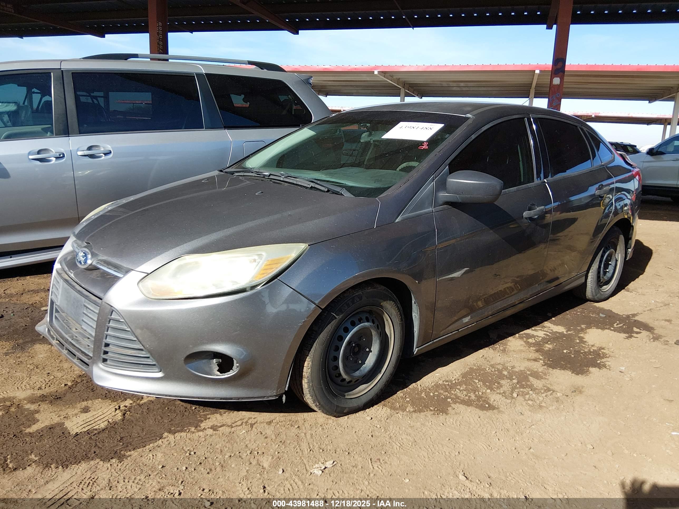 FORD FOCUS image 2