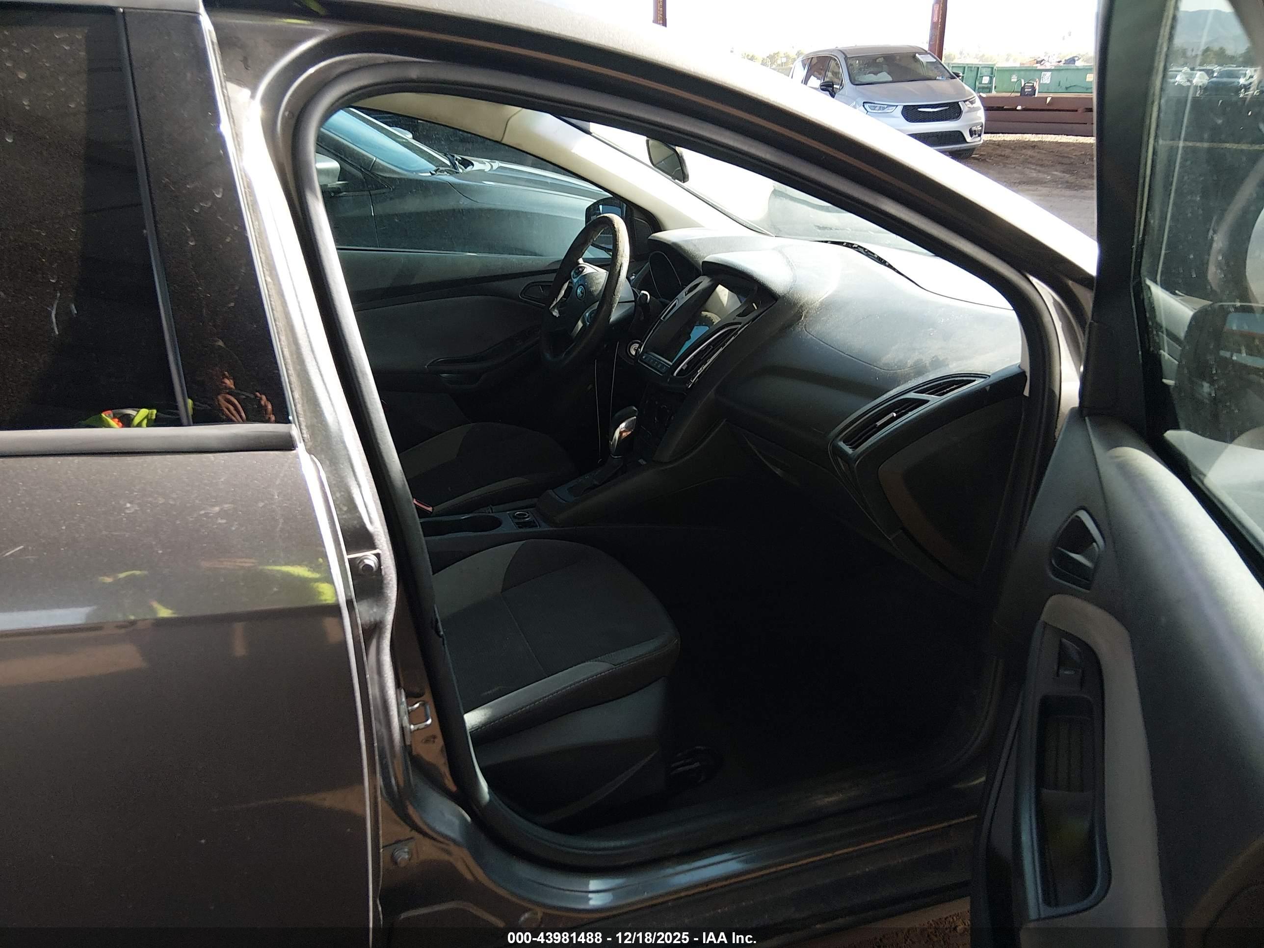 FORD FOCUS image 5