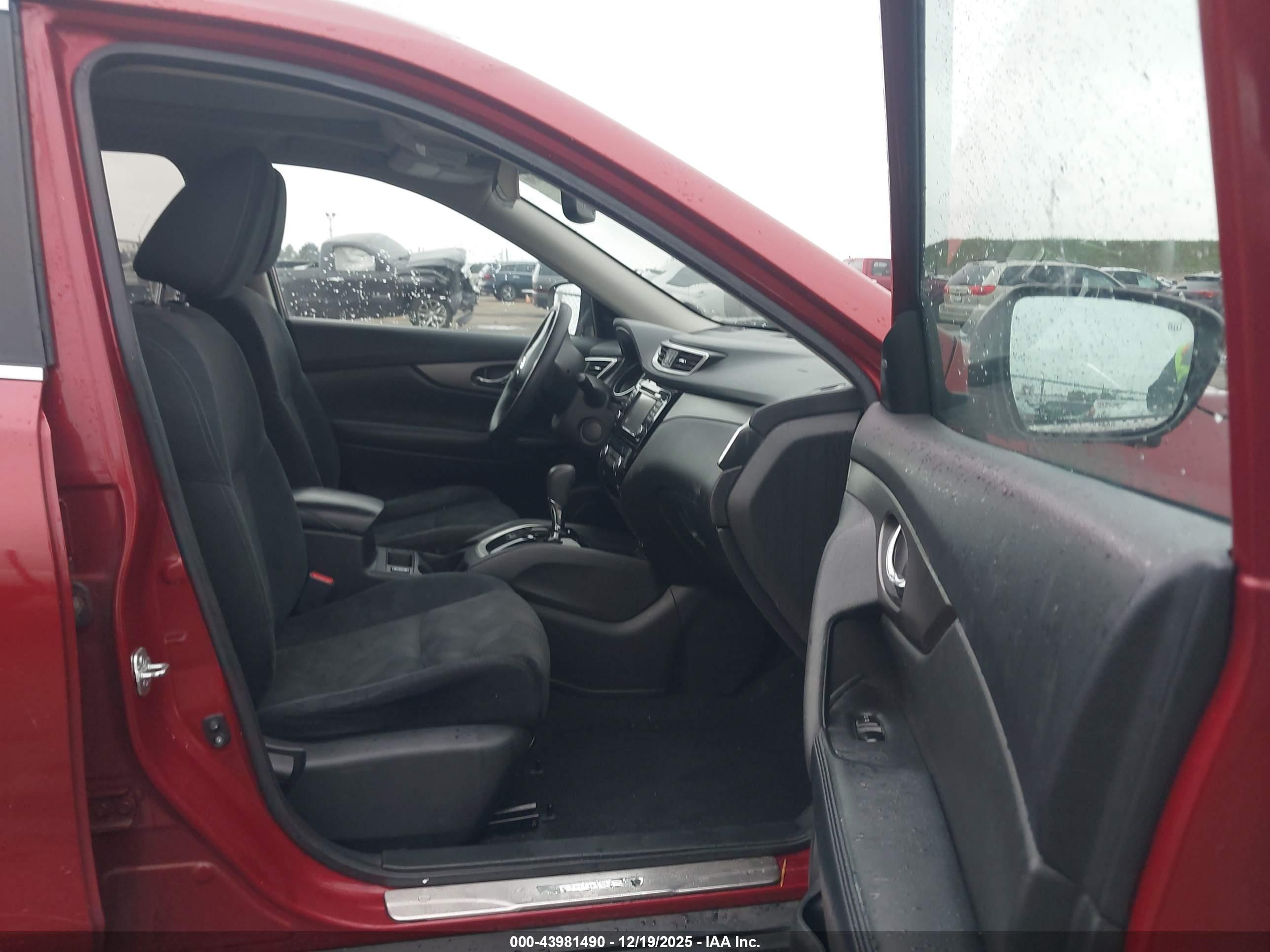 NISSAN ROGUE image 5
