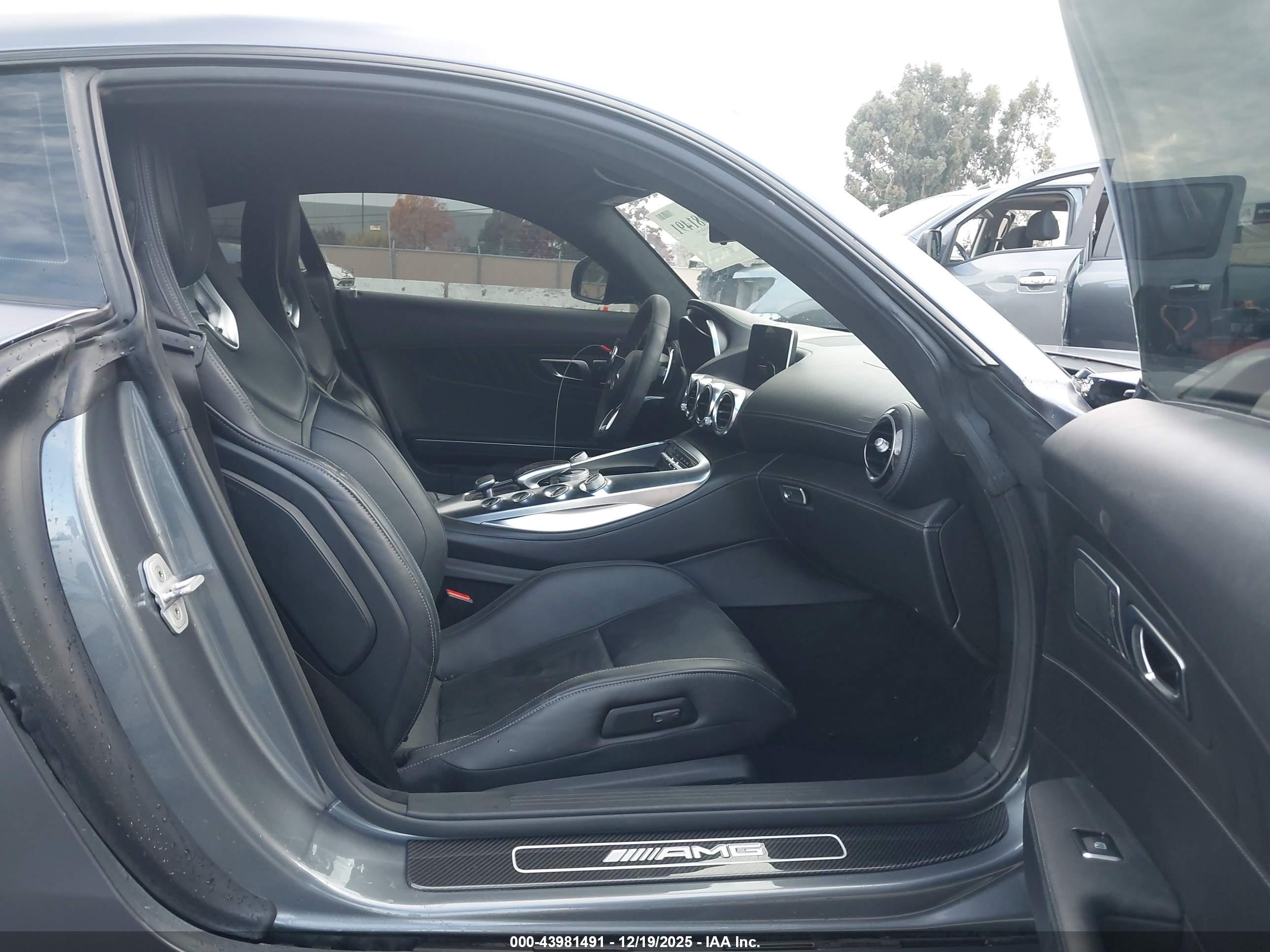 MERCEDES-BENZ GT image 5