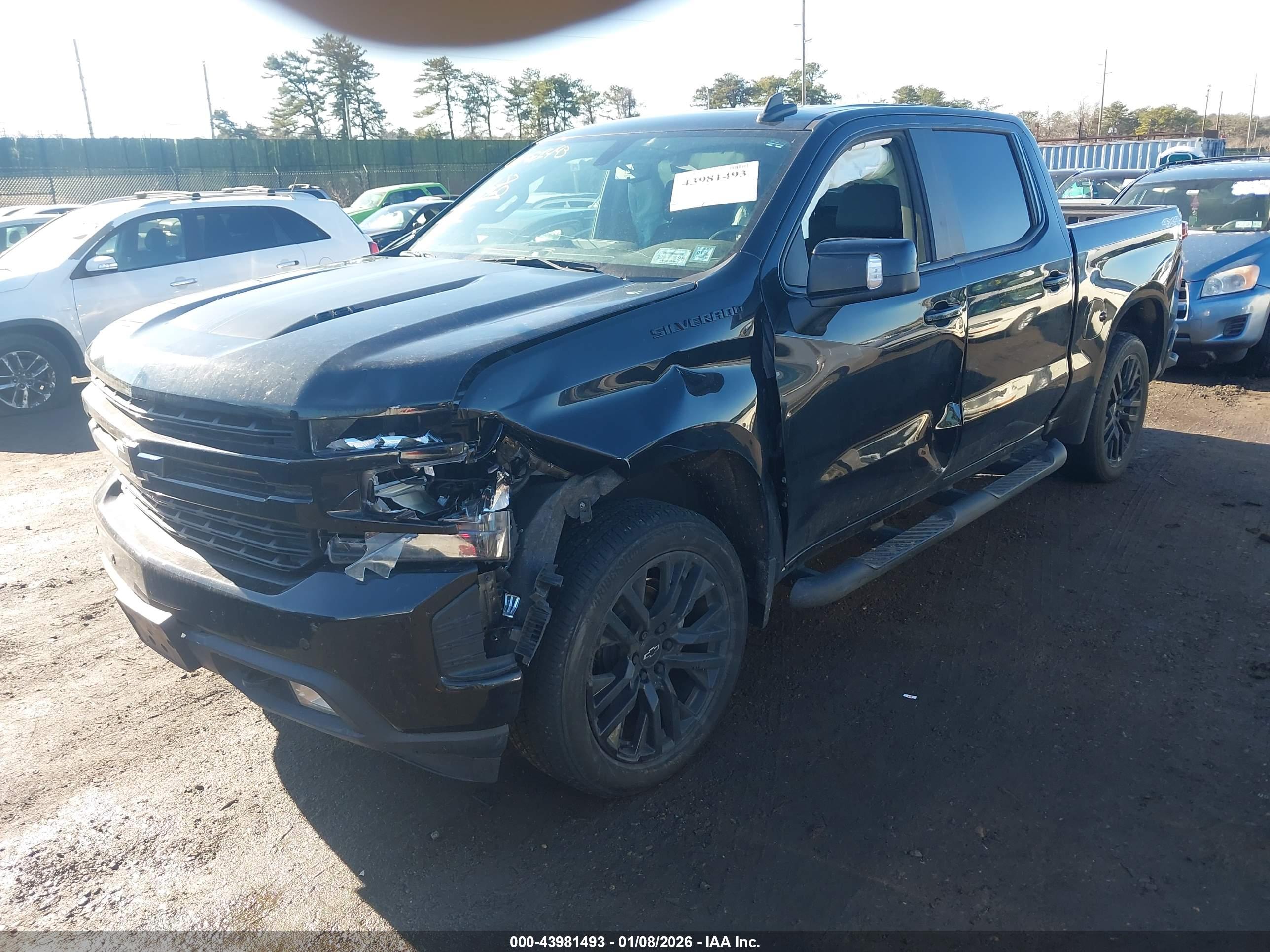 CHEVROLET SILVERADO image 2