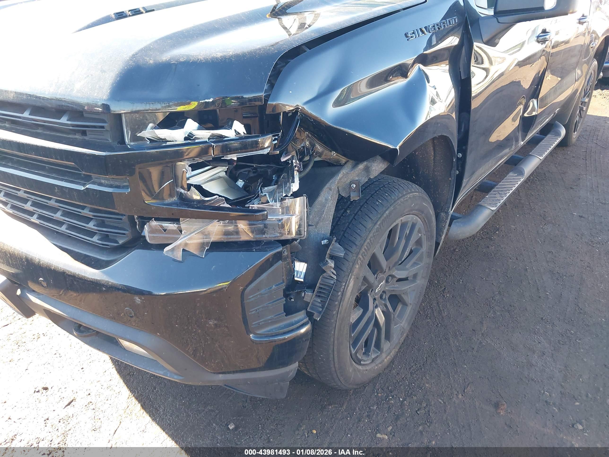 CHEVROLET SILVERADO image 6