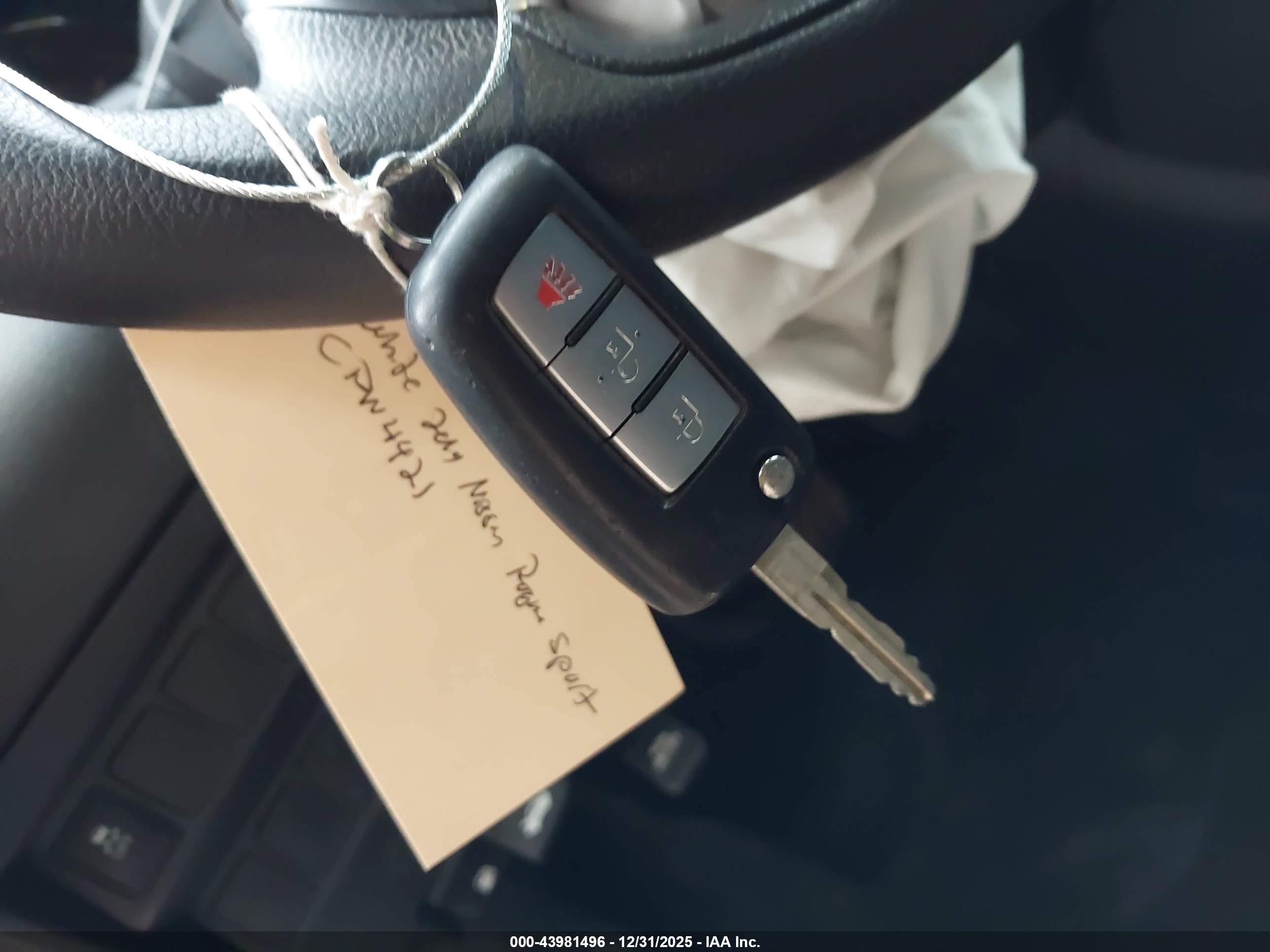 NISSAN ROGUE image 11