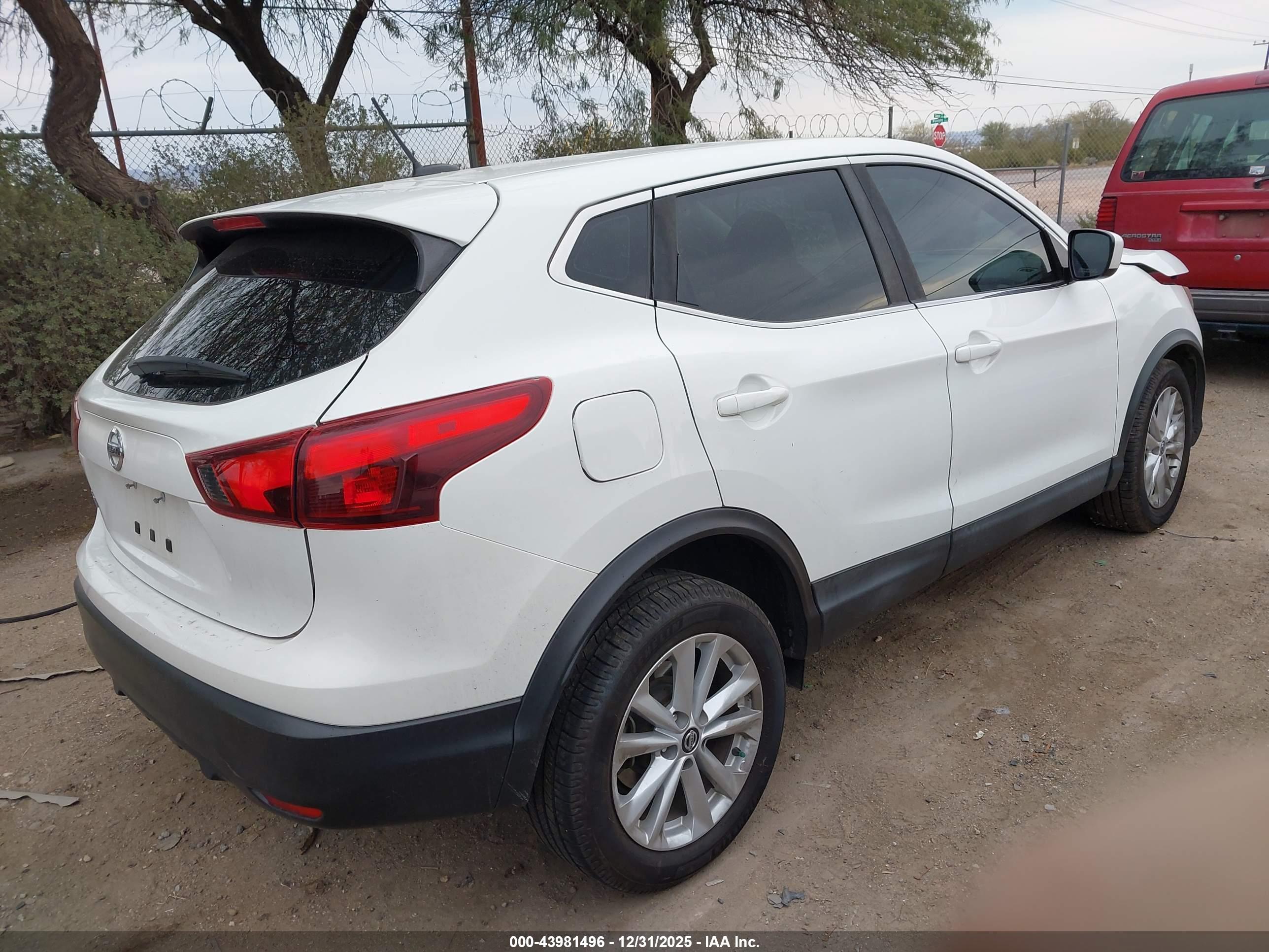 NISSAN ROGUE image 4