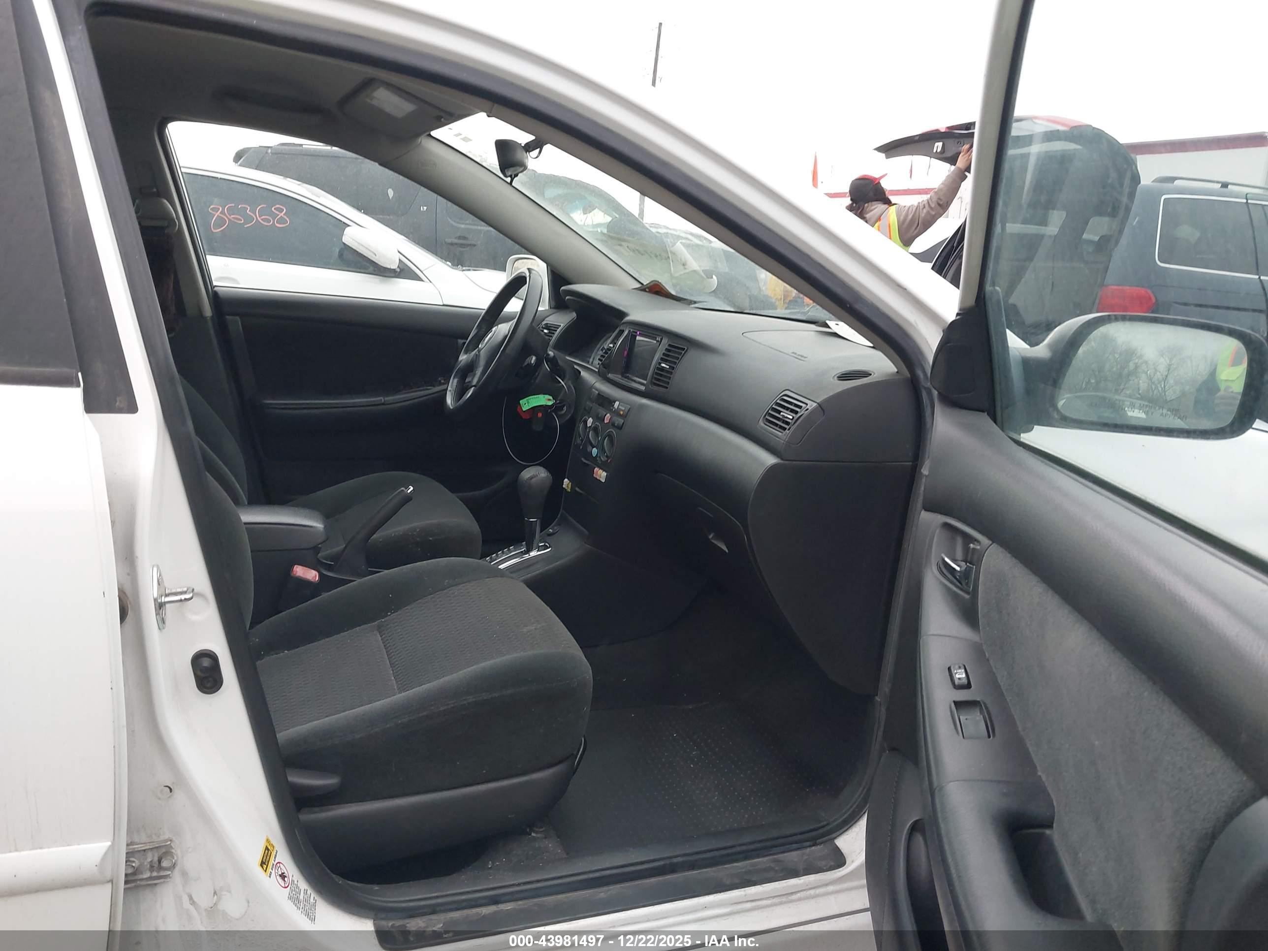 TOYOTA COROLLA image 5