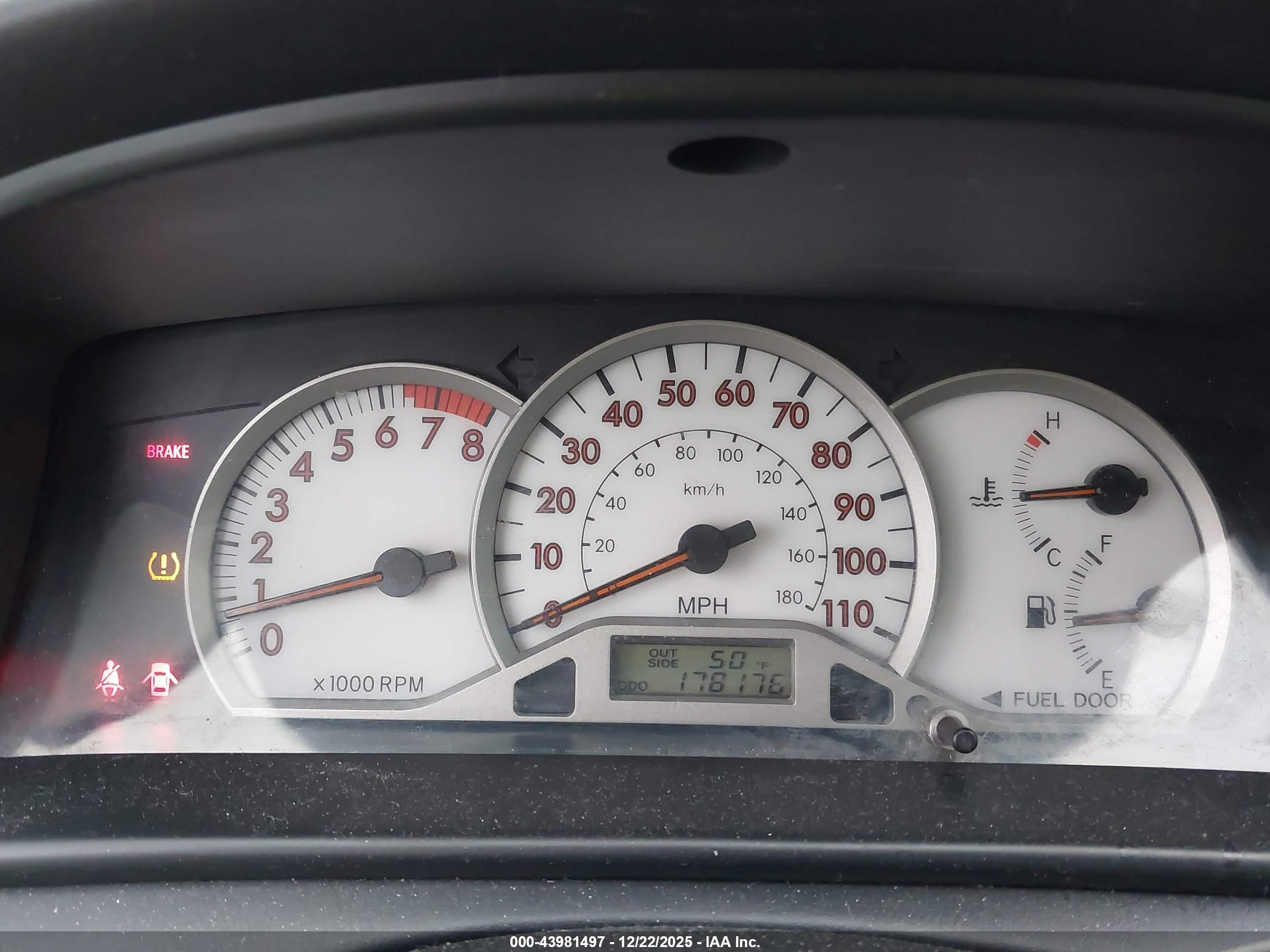 TOYOTA COROLLA image 7