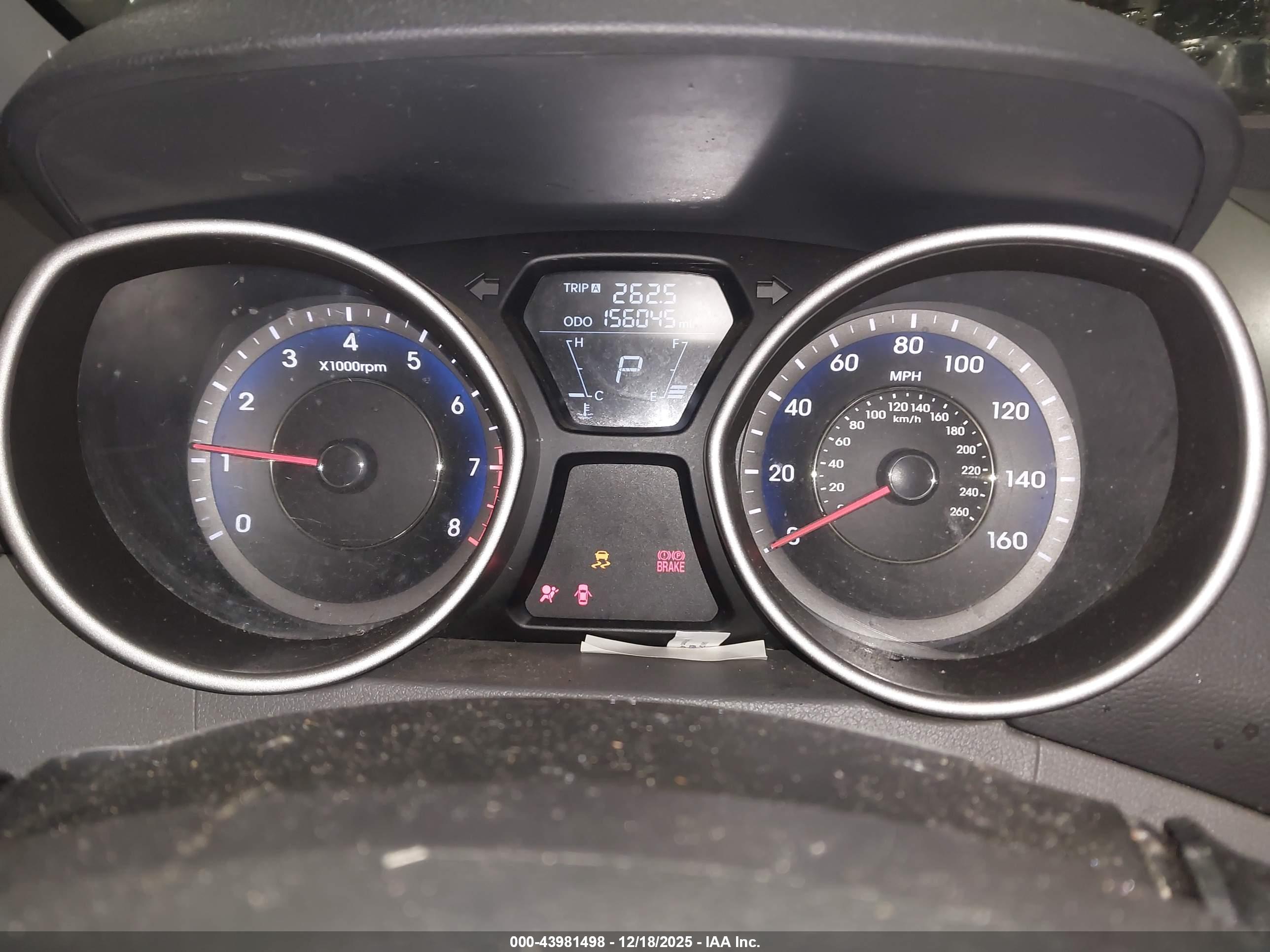 HYUNDAI ELANTRA image 7