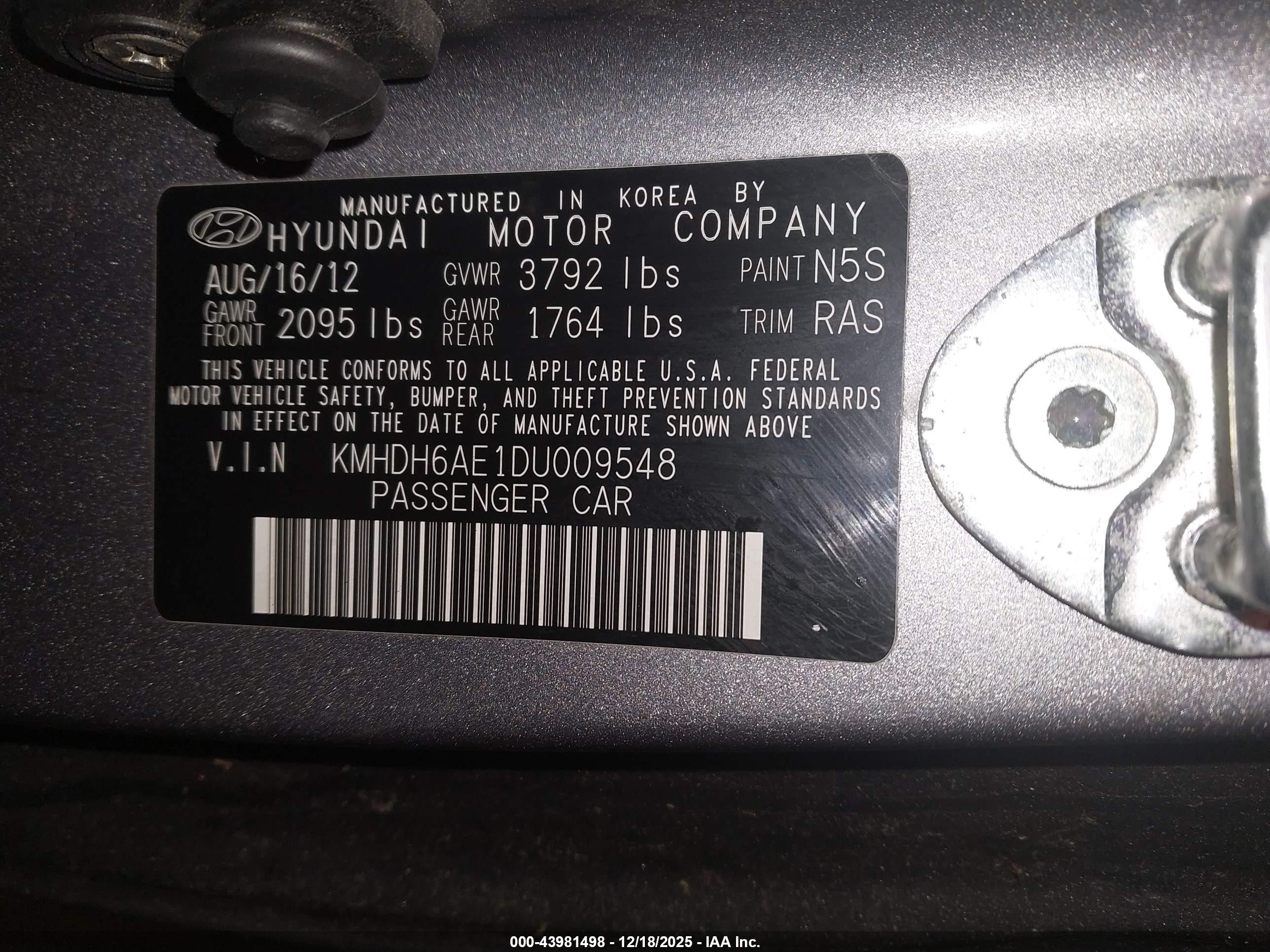 HYUNDAI ELANTRA image 9