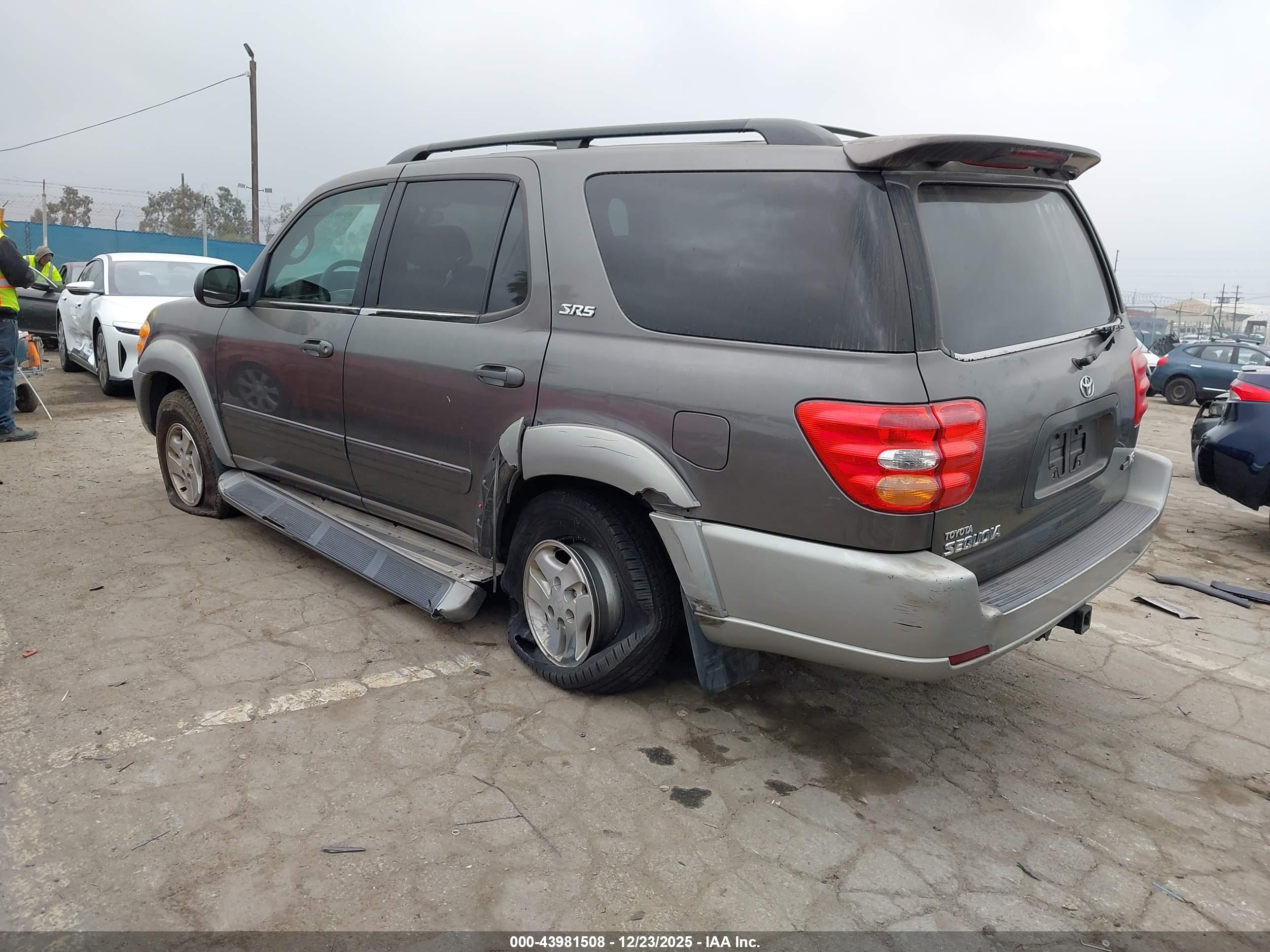 TOYOTA SEQUOIA image 3
