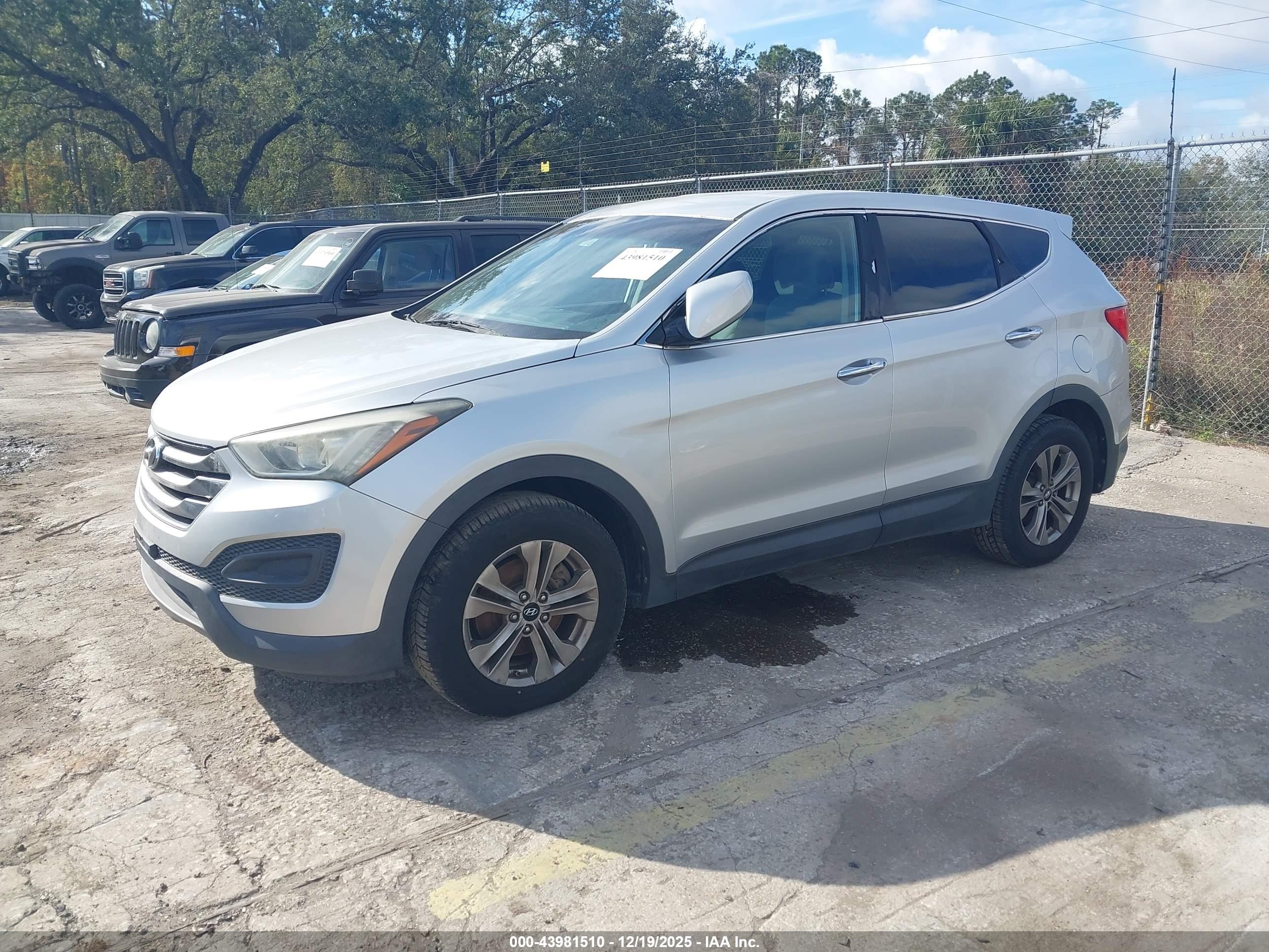 HYUNDAI SANTA image 2