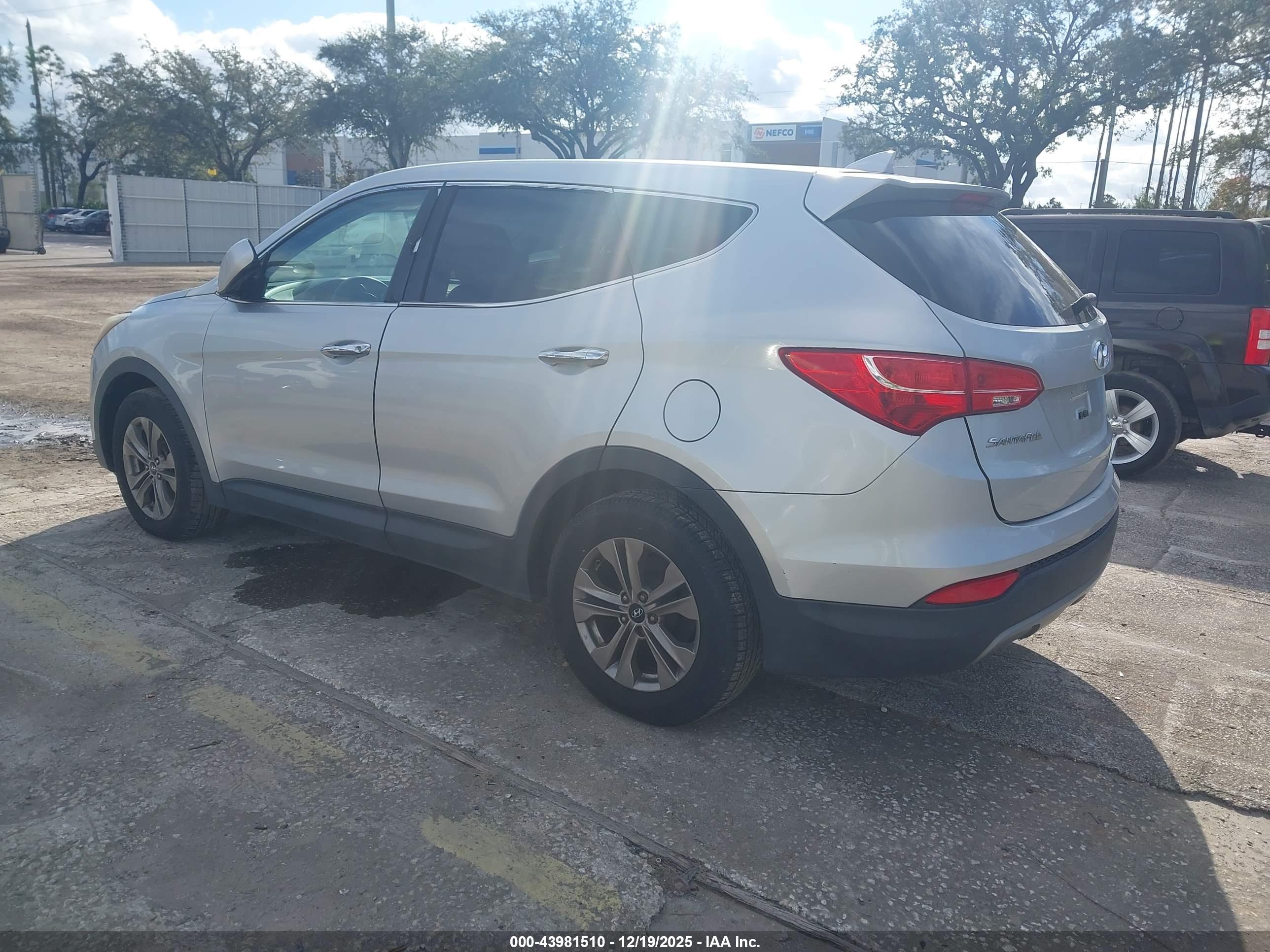 HYUNDAI SANTA image 3