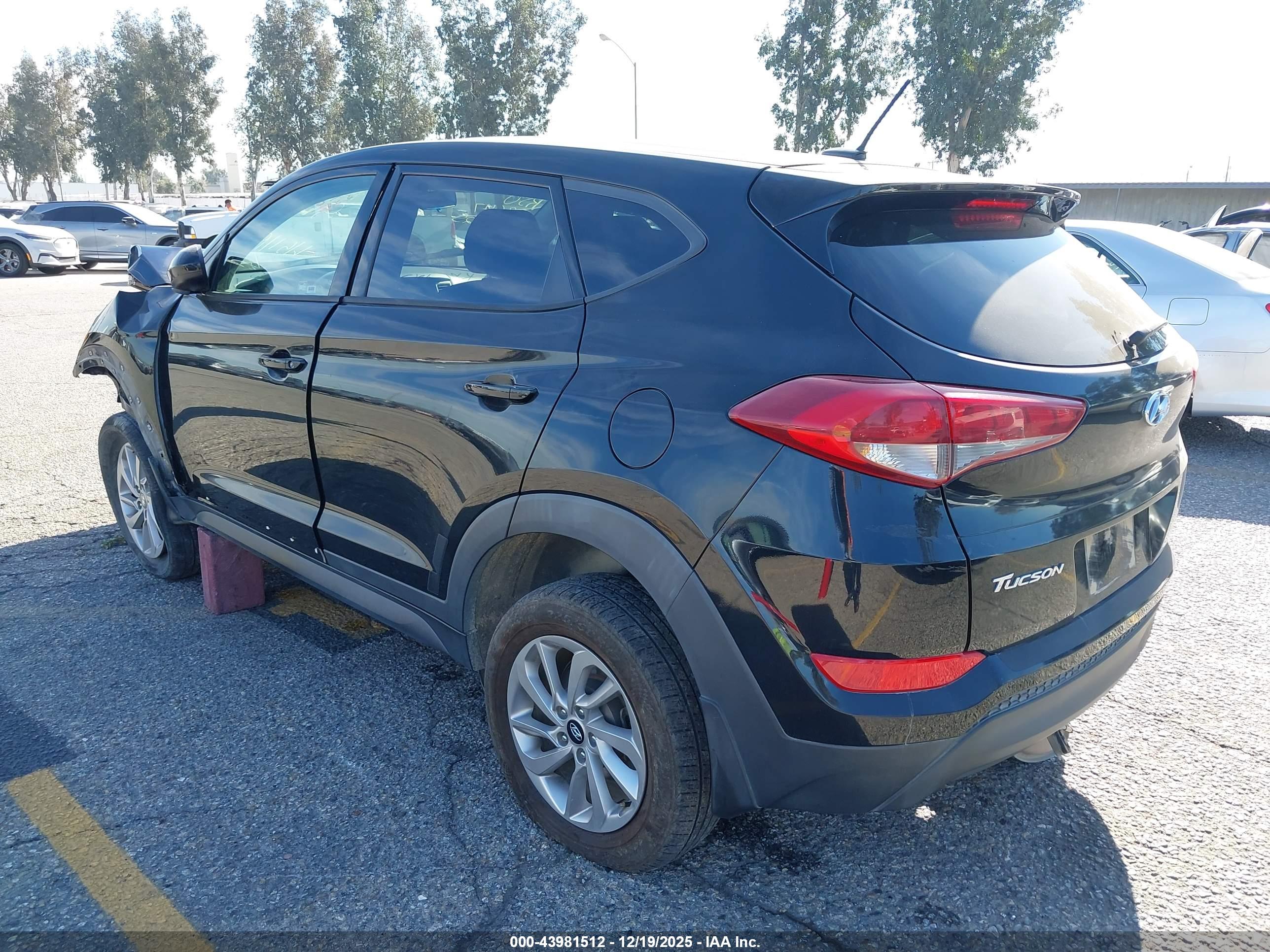 HYUNDAI TUCSON image 3
