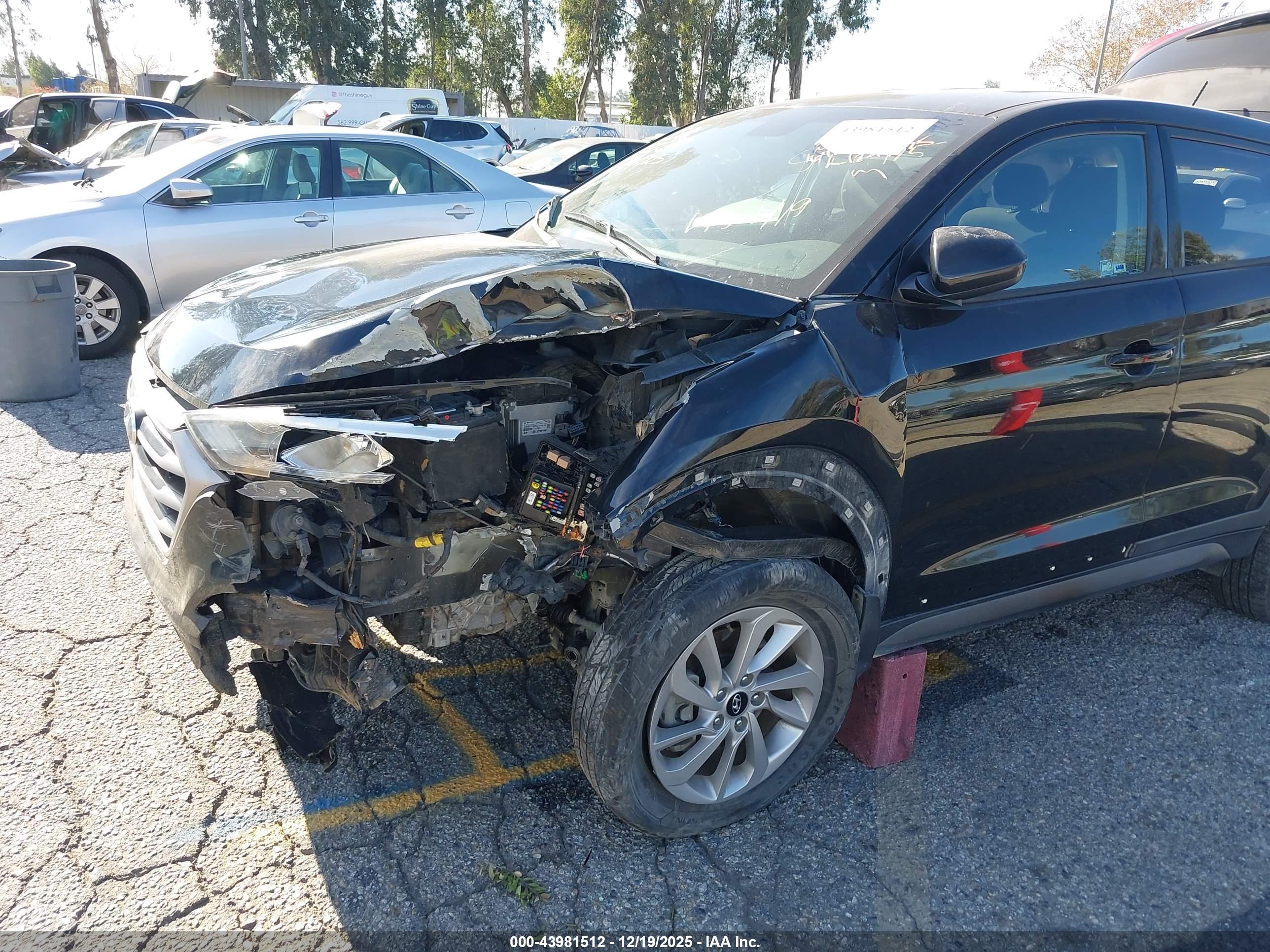 HYUNDAI TUCSON image 6
