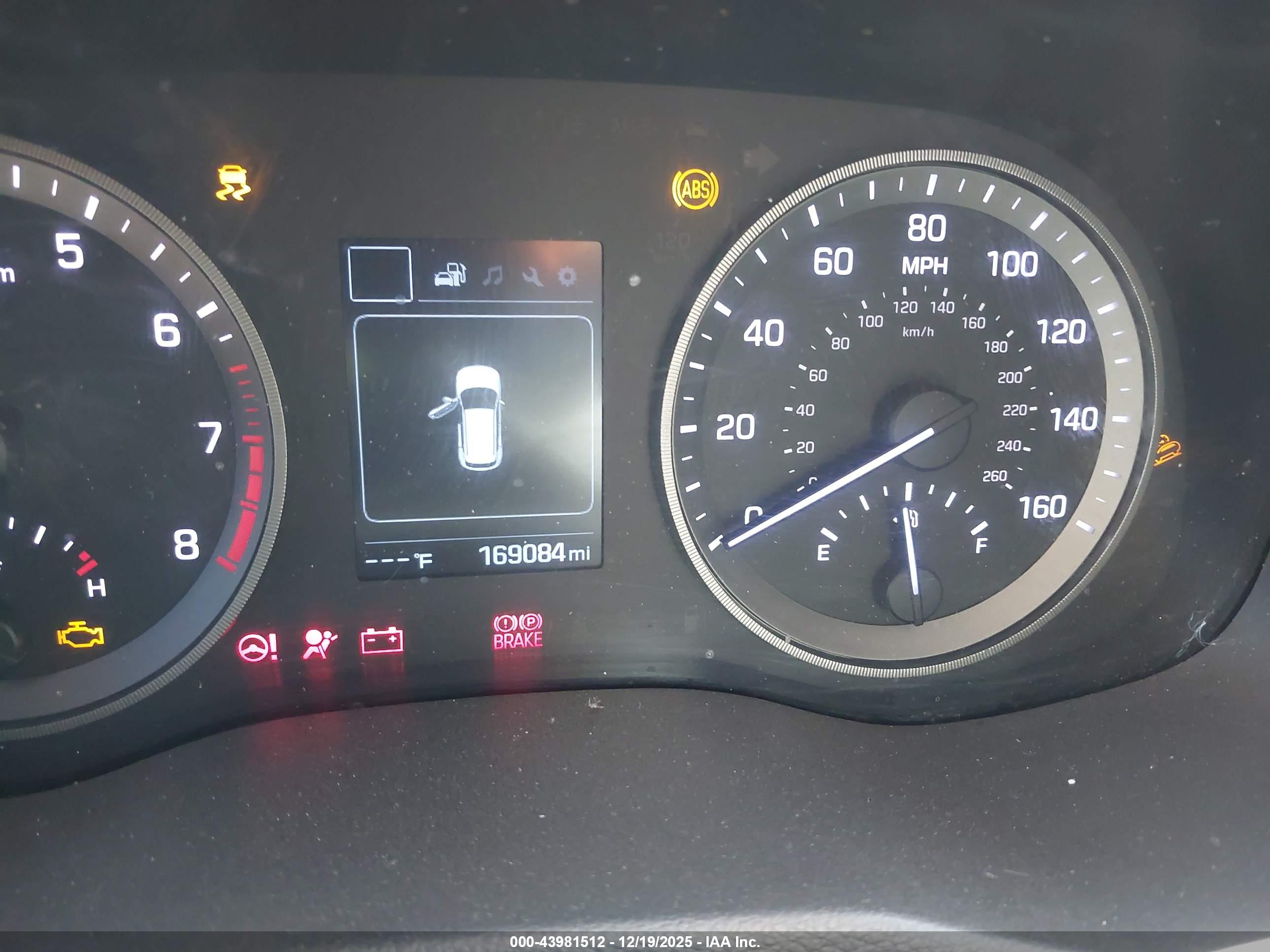 HYUNDAI TUCSON image 7