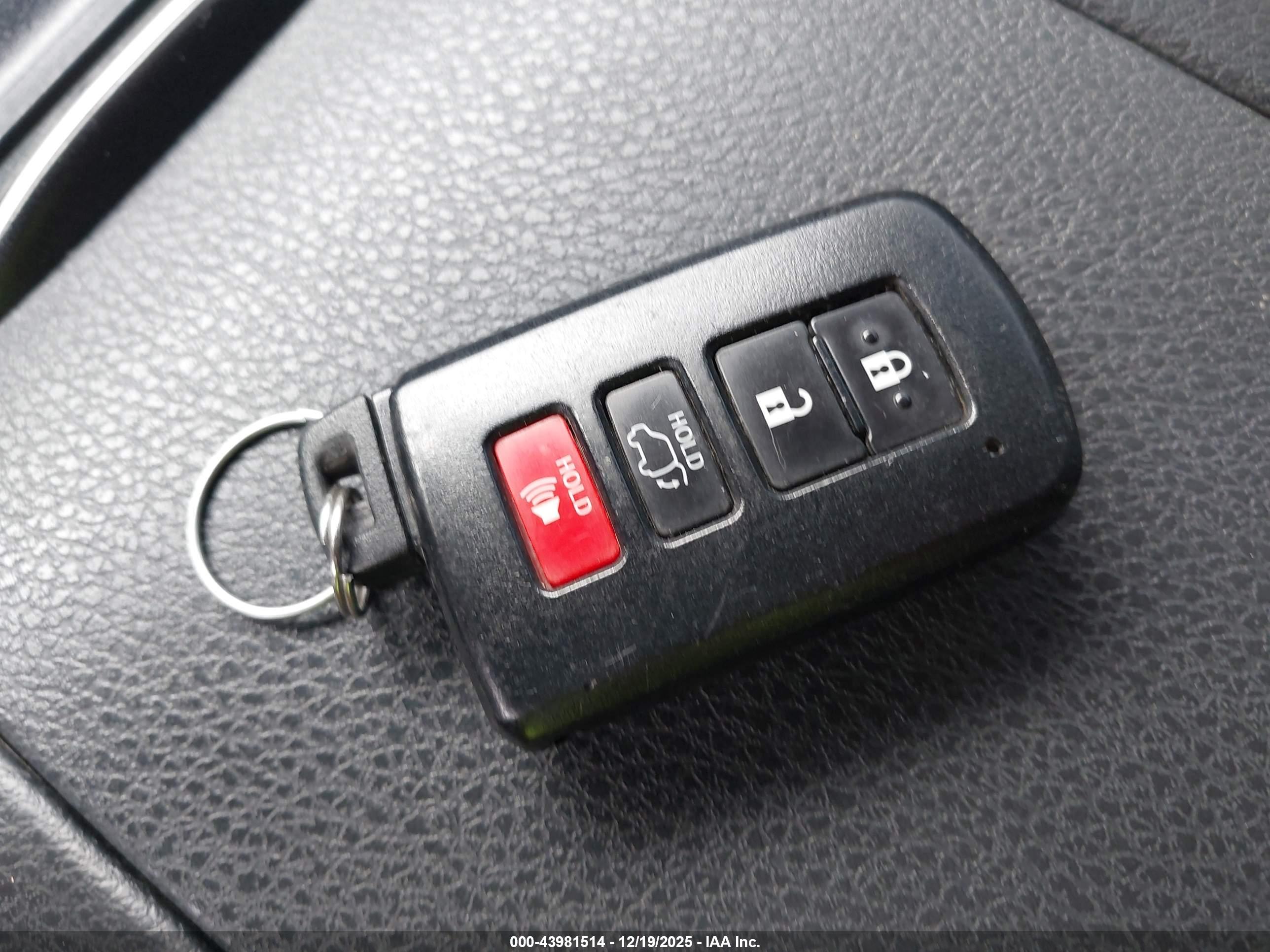 TOYOTA HIGHLANDER image 11