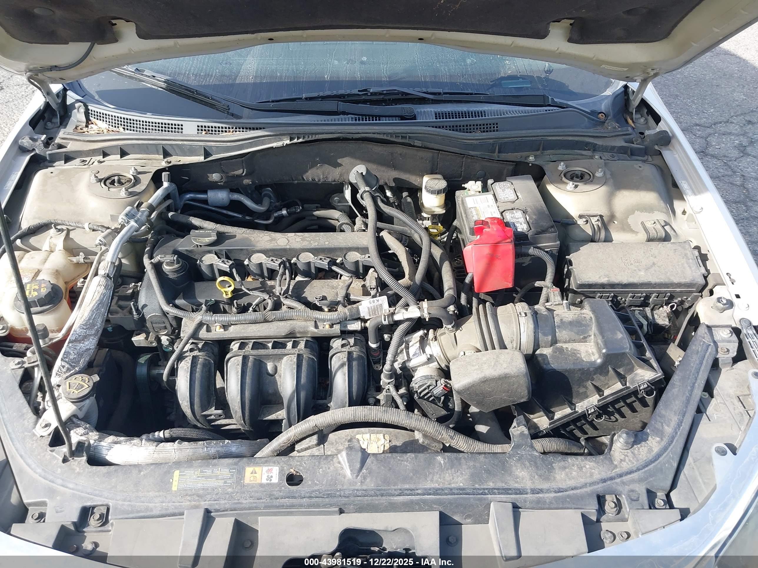FORD FUSION image 10