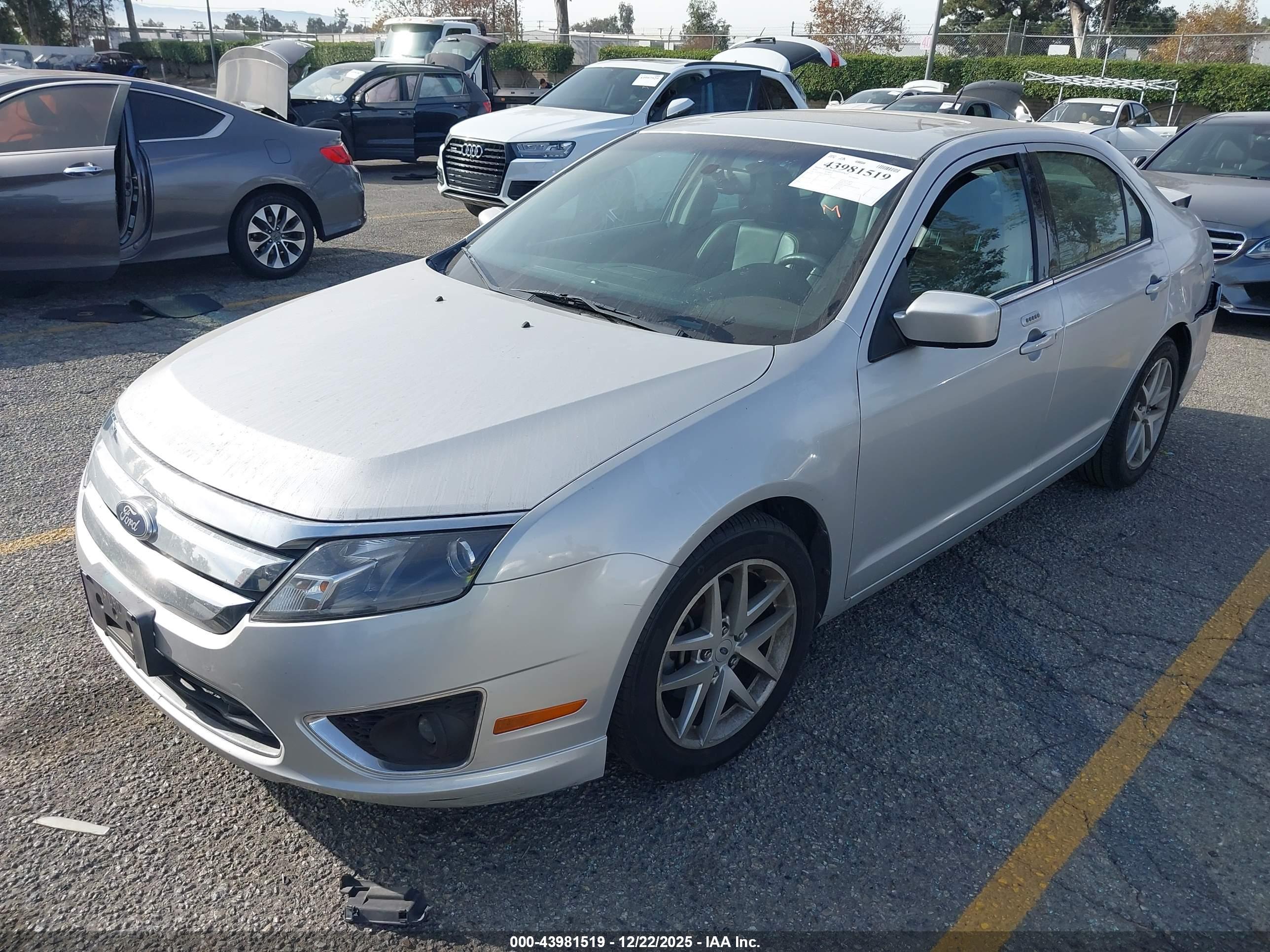 FORD FUSION image 2
