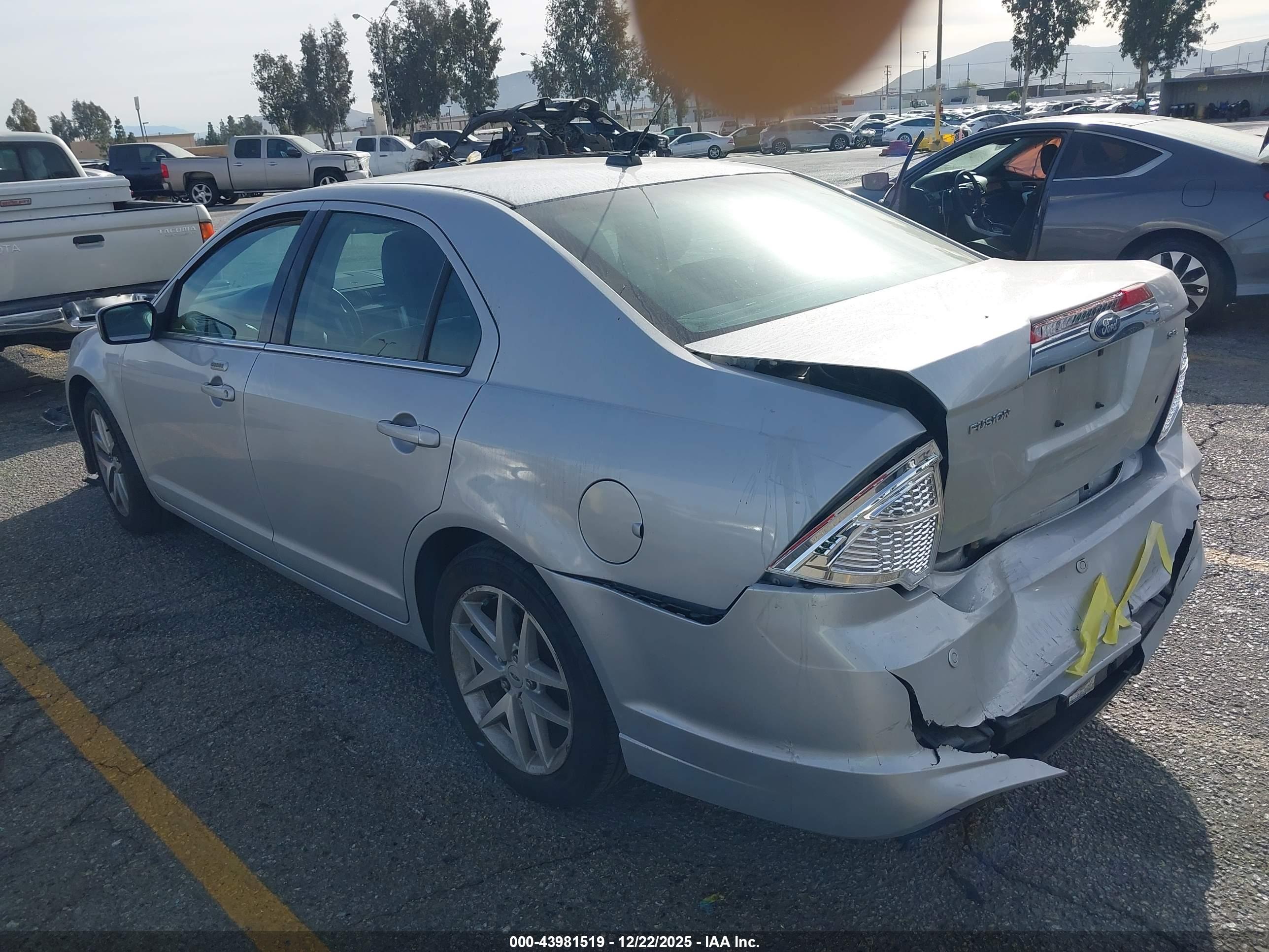FORD FUSION image 3