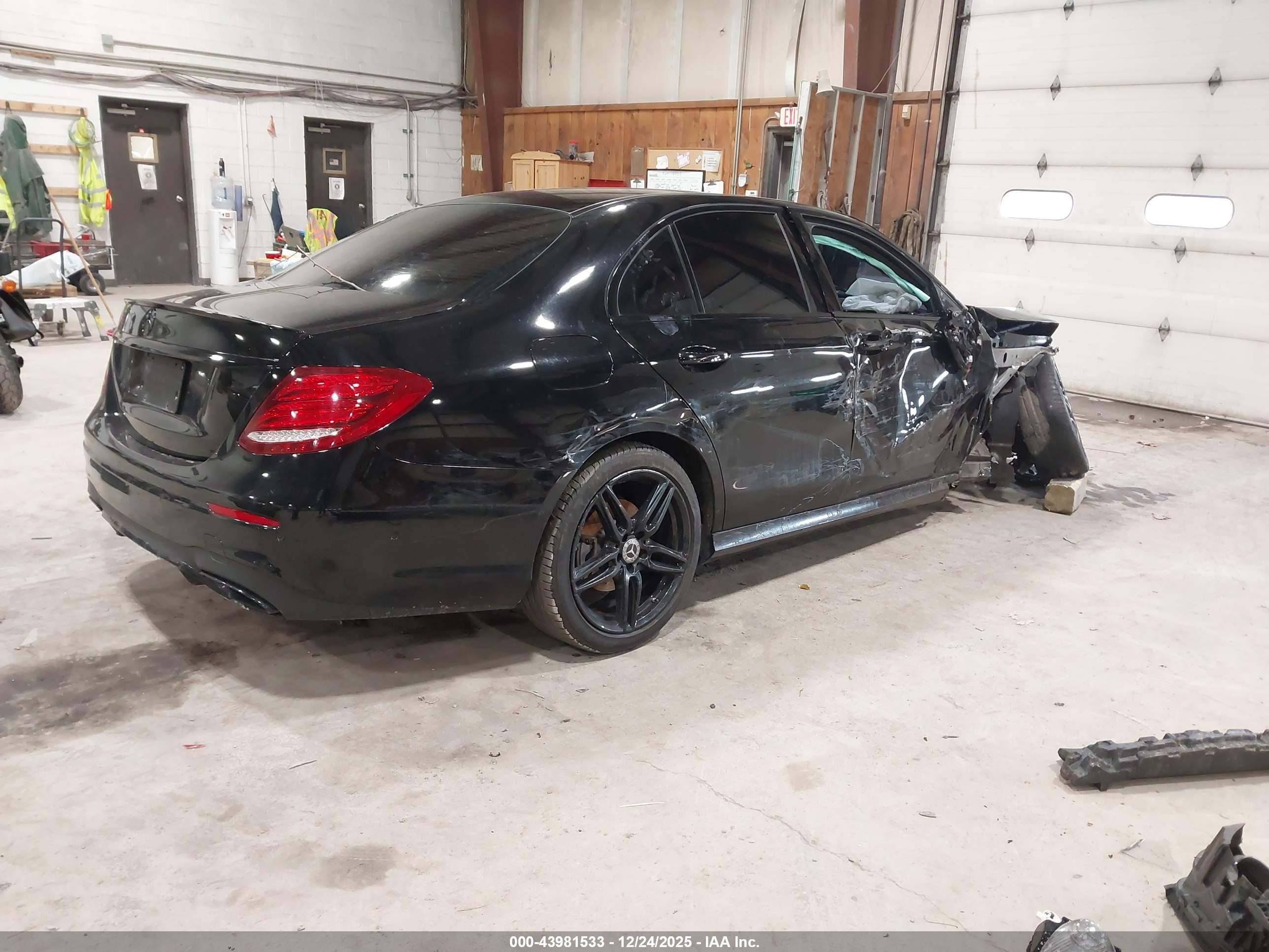 MERCEDES-BENZ E image 4